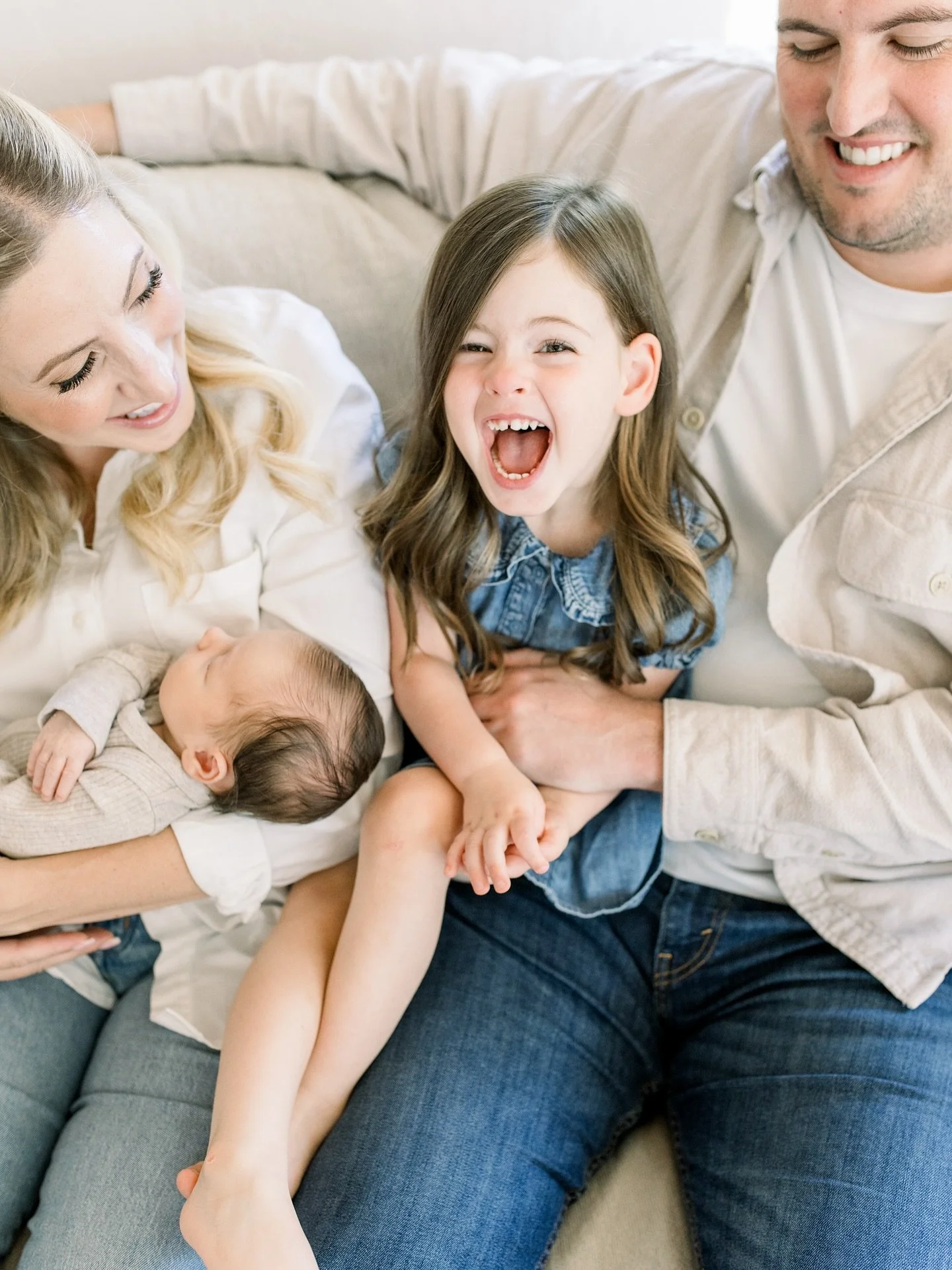 I&rsquo;ll be honest, I completely forgot to write this newborn session on my calendar. By the time I found out I was already an hour late. My heart sank. But this sweet family met me with nothing but grace. Instead of stress or frustration, they wel