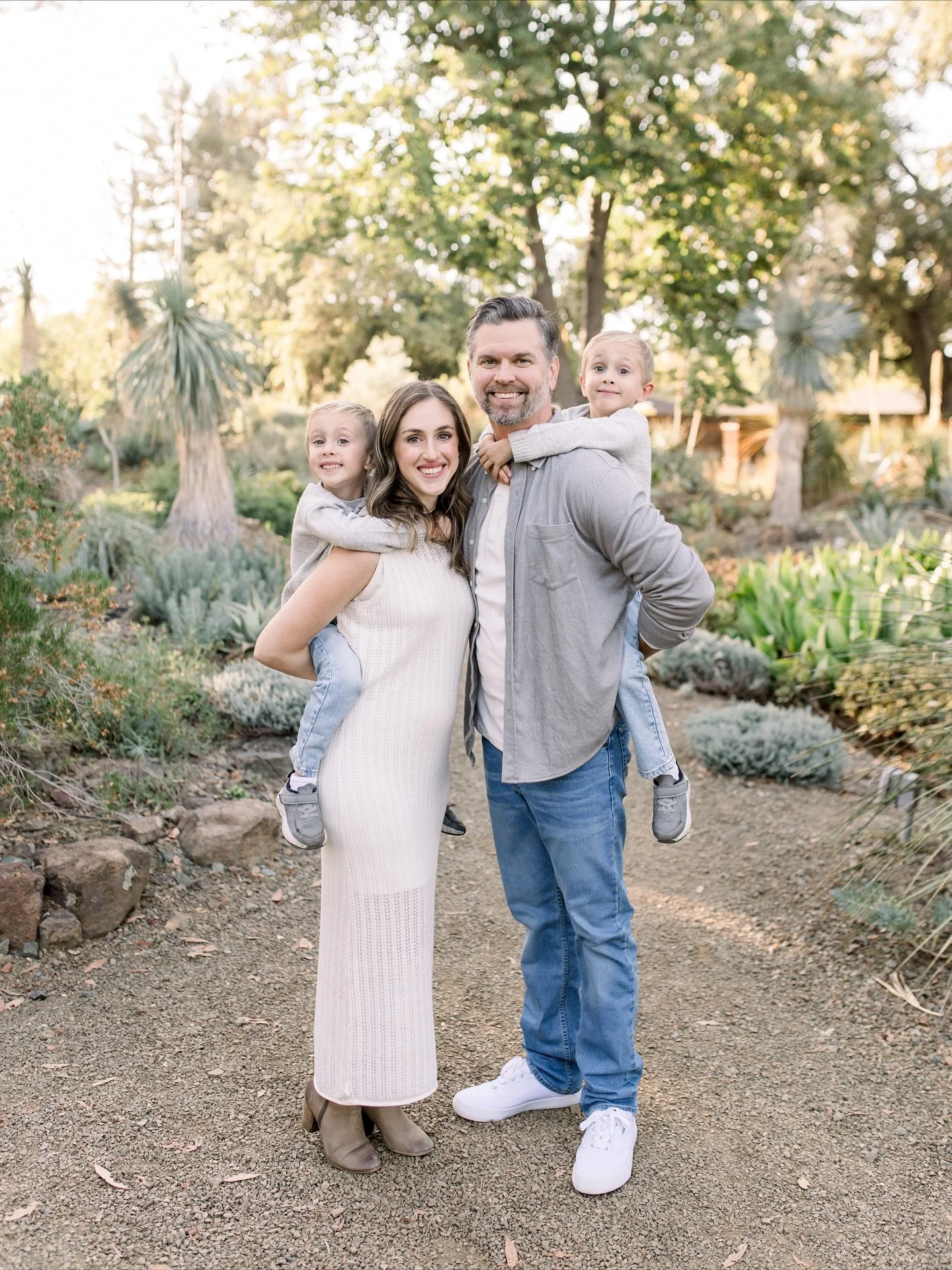 Editing your sessions and stopping to swoon on the daily. The way I love all your little families is beyond words. Watching your babies grow, seeing your connections deepen, and getting to be the one who freezes those moments for you it never stops m