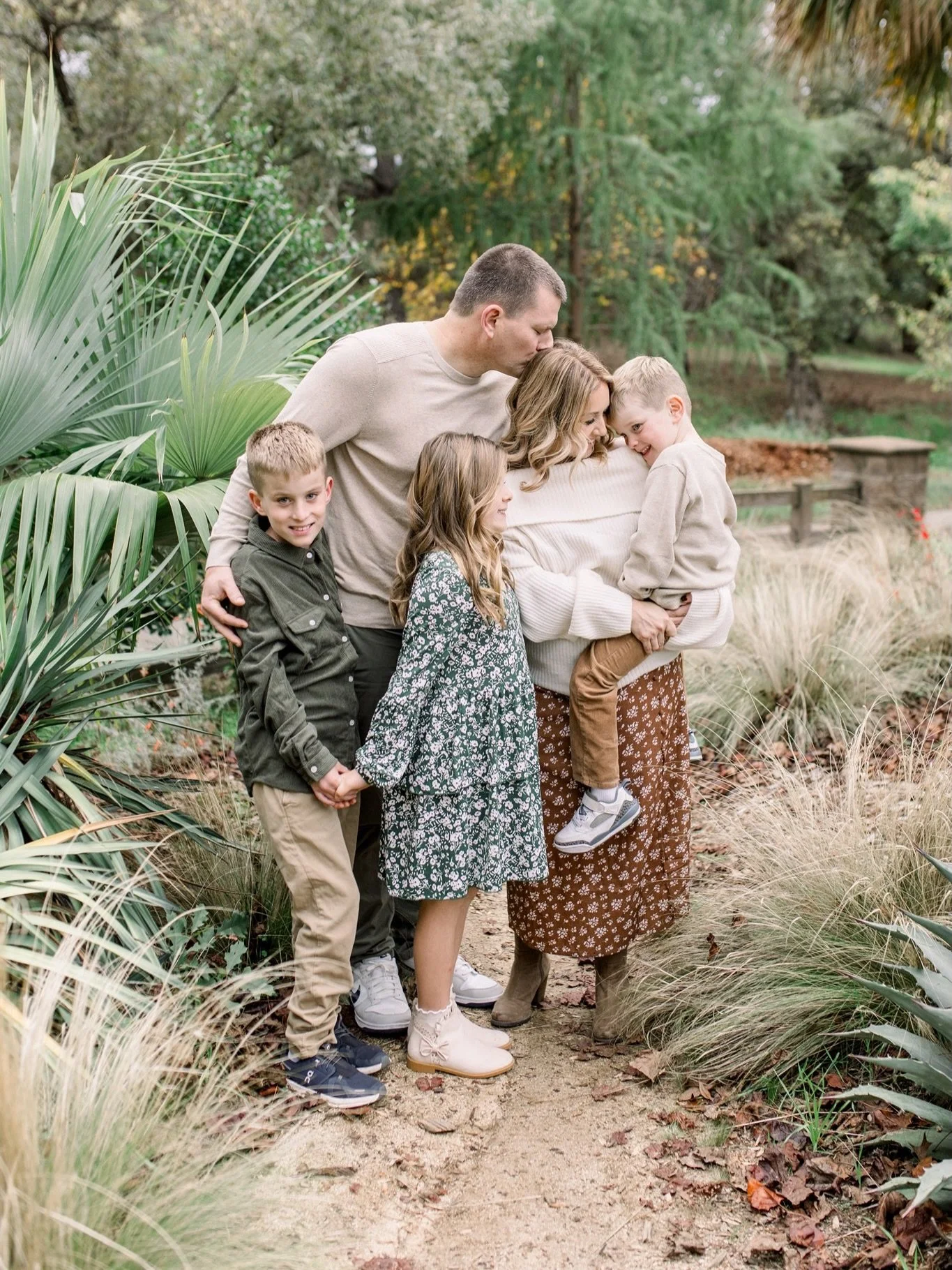 Fall family photos are kicking off in full swing and here I am sharing never seen work from last year! Petites go on sale this morning at 10am. 

I may open a Sunday petite slot at this location (pending today&rsquo;s bookings). If this is something 