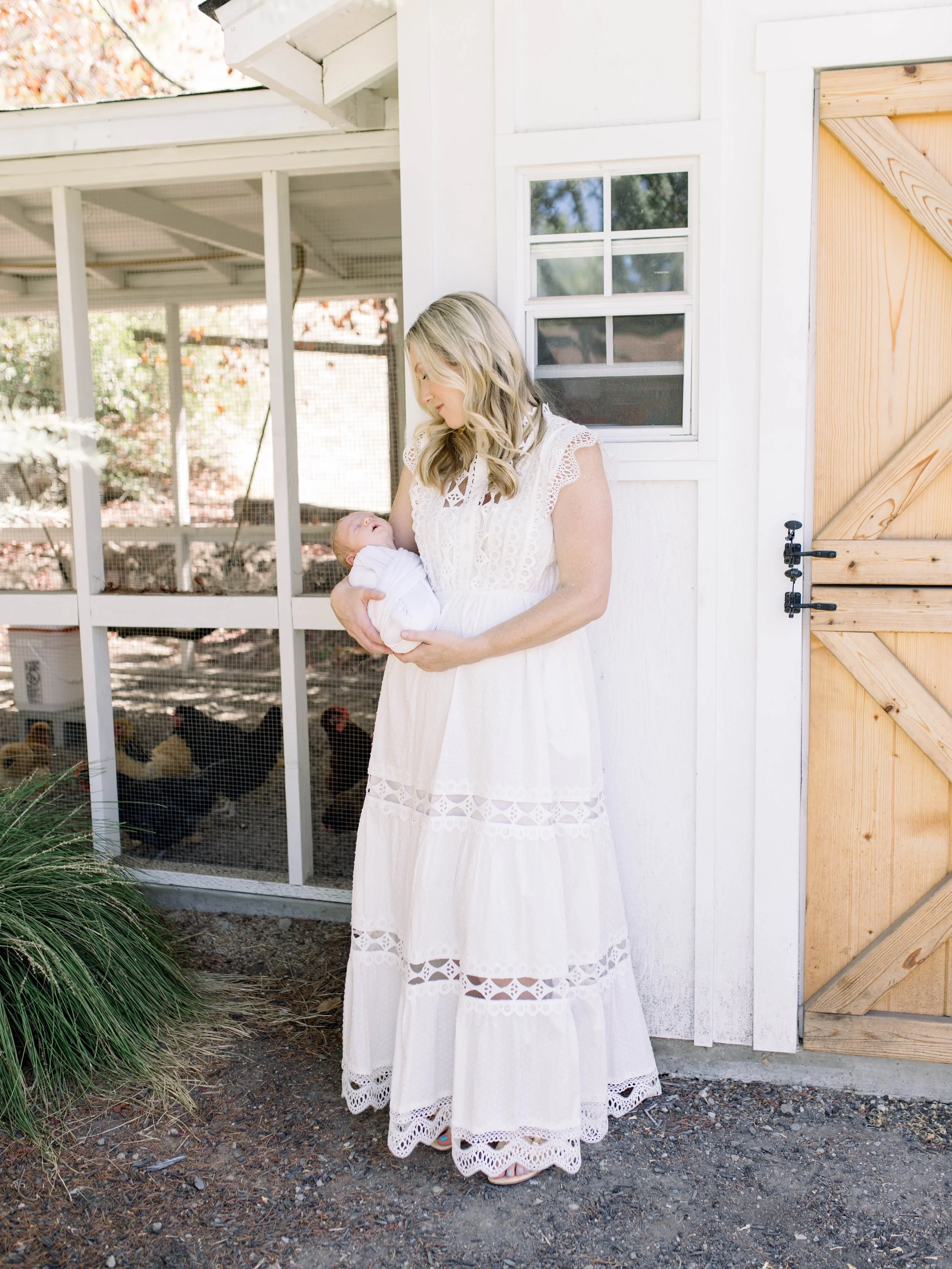 I&rsquo;ve been blessed to photograph each and every one of their four babies - so naturally we snuck away from the other three and escaped the chaos 😆

Dress provided by LPP client closet
HMUA: @makeupbybrittanyelise