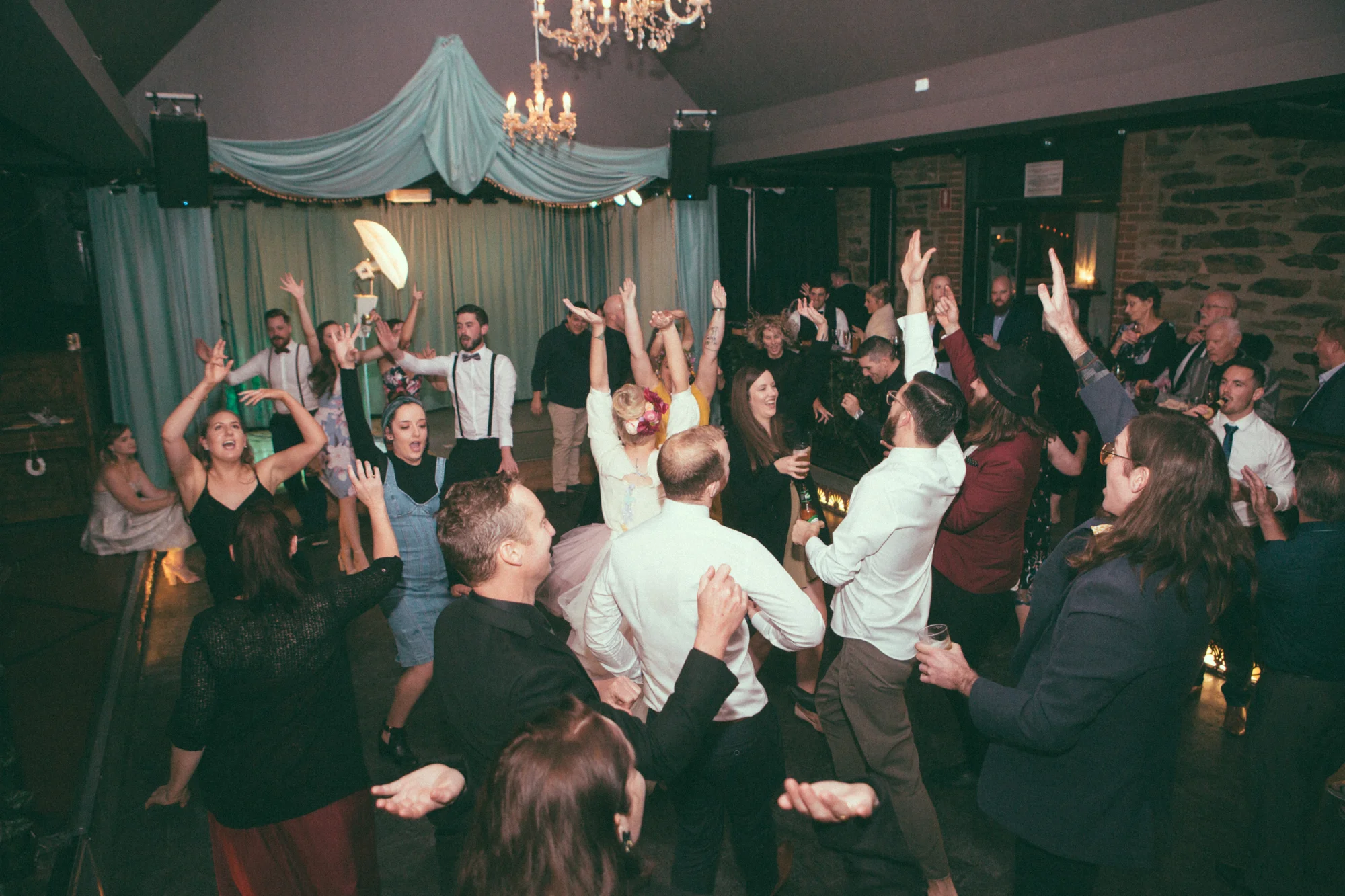 erin-pete-alex-kwong-wedding-photography-adelaide-south-australia-jade-497.jpg