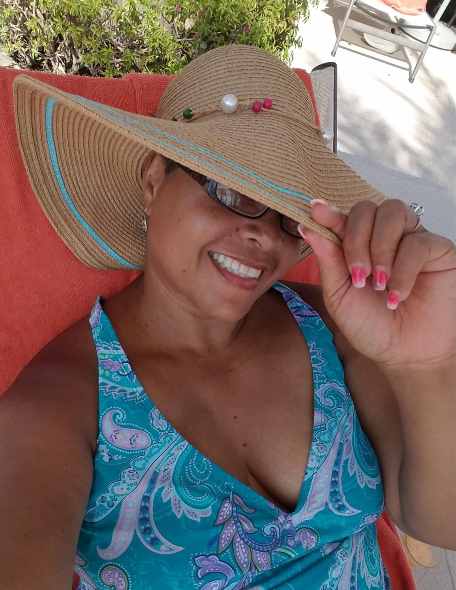 beach hat.jpg
