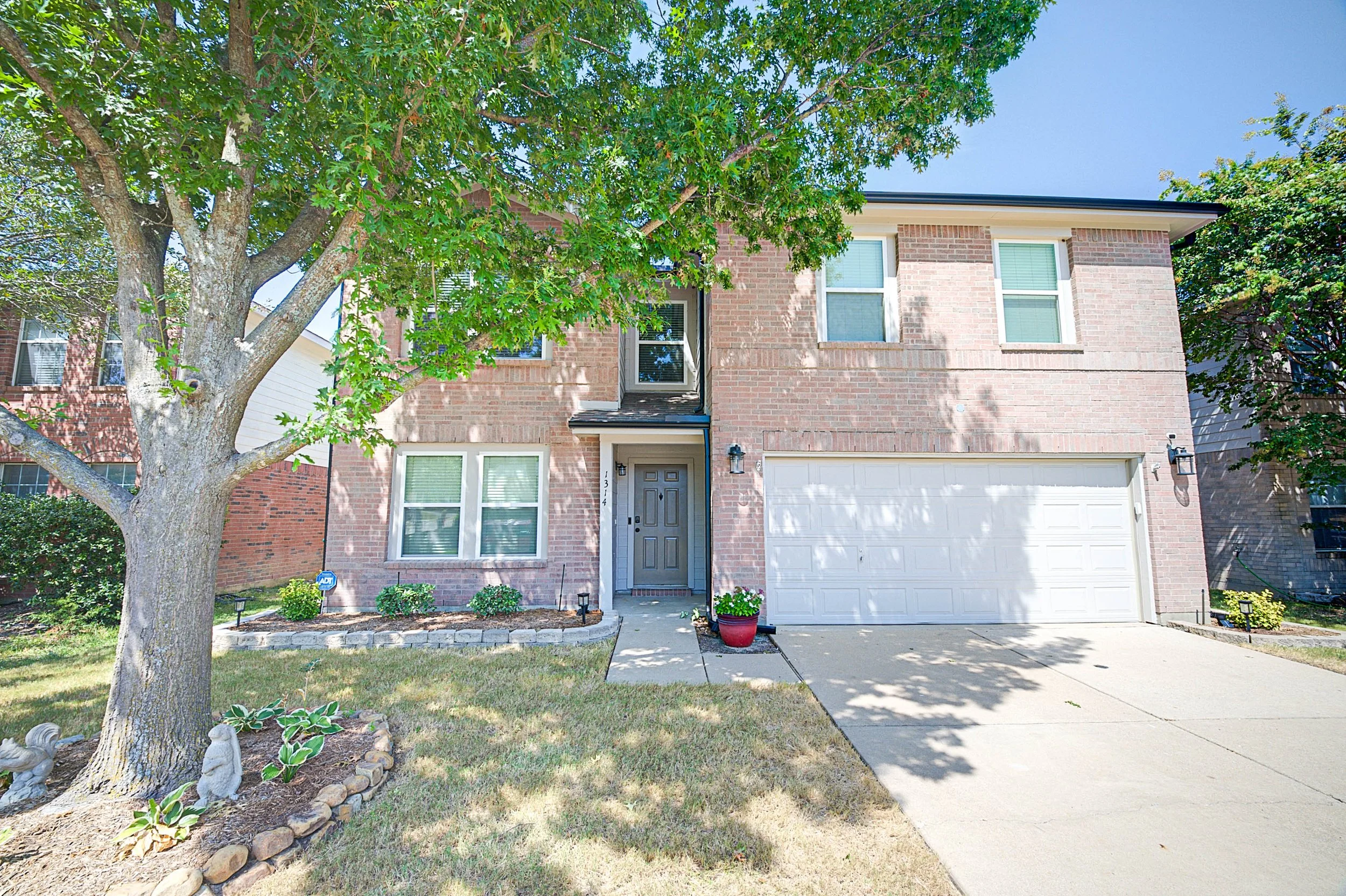 1314 Post Oak Trail-3.jpg