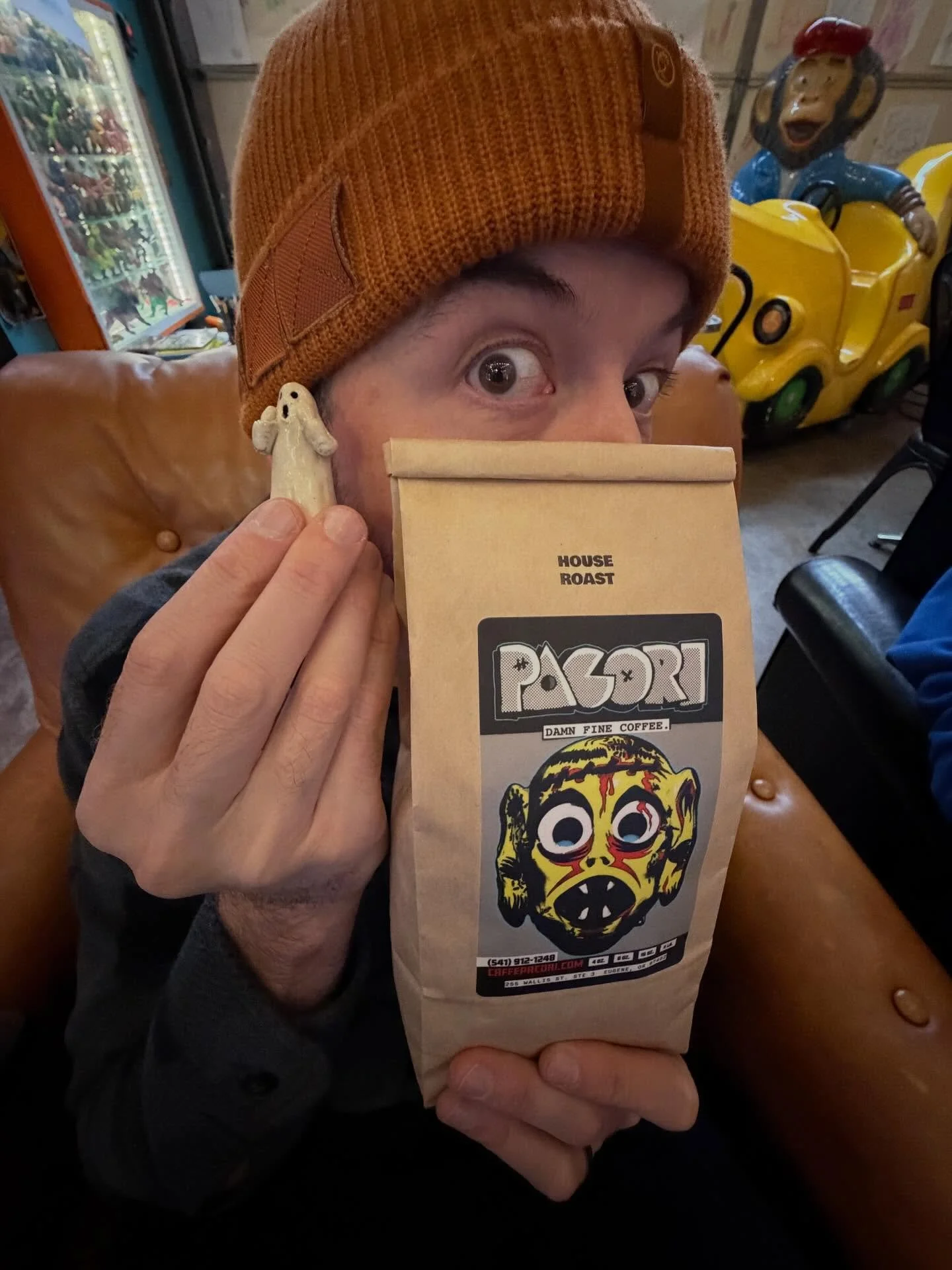 Use the secret password &ldquo;Ghost Roast&rdquo; at the Pacori counter and get a free, locally made ghost with your 1 lb bag of wood-roasted beans. 👻. Only at the Pacori Store (255 Wallis St) &mdash; while supplies last.
.
.
.
#caffepacori #eugeneo