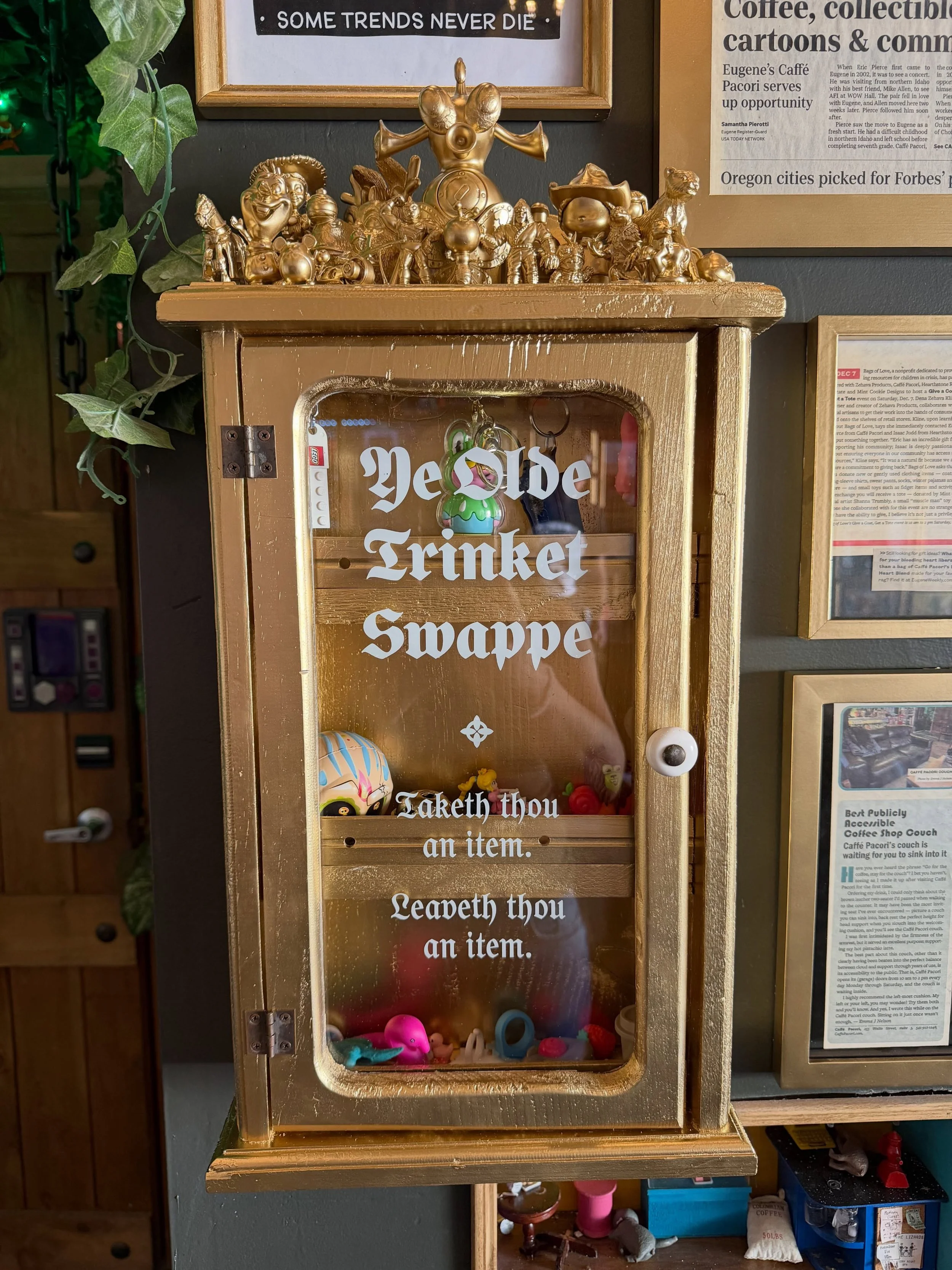 Ye Olde Trinket Swappe!

Take one.  Leave one.

Tiny treasures. Weird treasures. Things that have been sitting in a junk drawer since 1989 for reasons unknown.

The swapping hath begun @caffepacori 

Thank you for another great installation @thesteve