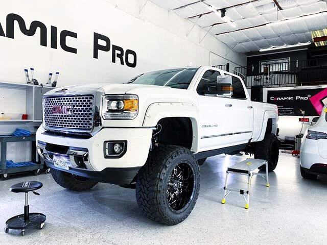 SUPERSIZED
Ceramic Pro 9H install on this lifted behemoth. #ceramicpro #gmcdenali