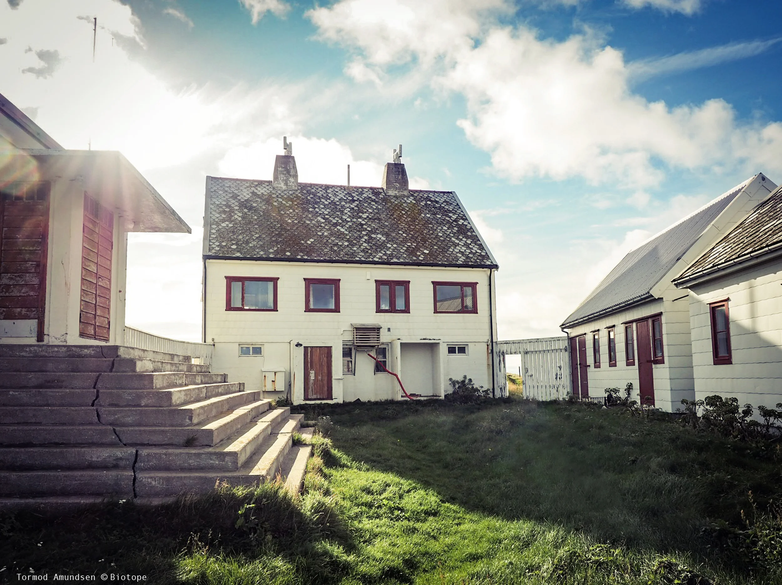 Hornøya fyrboligen sept 2015 sign Amundsen © Biotope.jpg