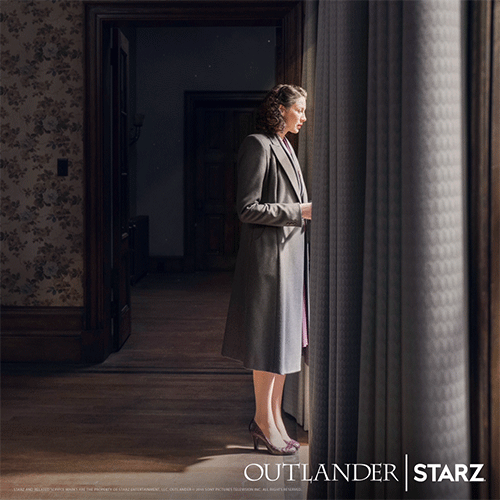 STARZ_Outlander_Cinemagraph_Curtain_ALTDust_V01_NS.gif