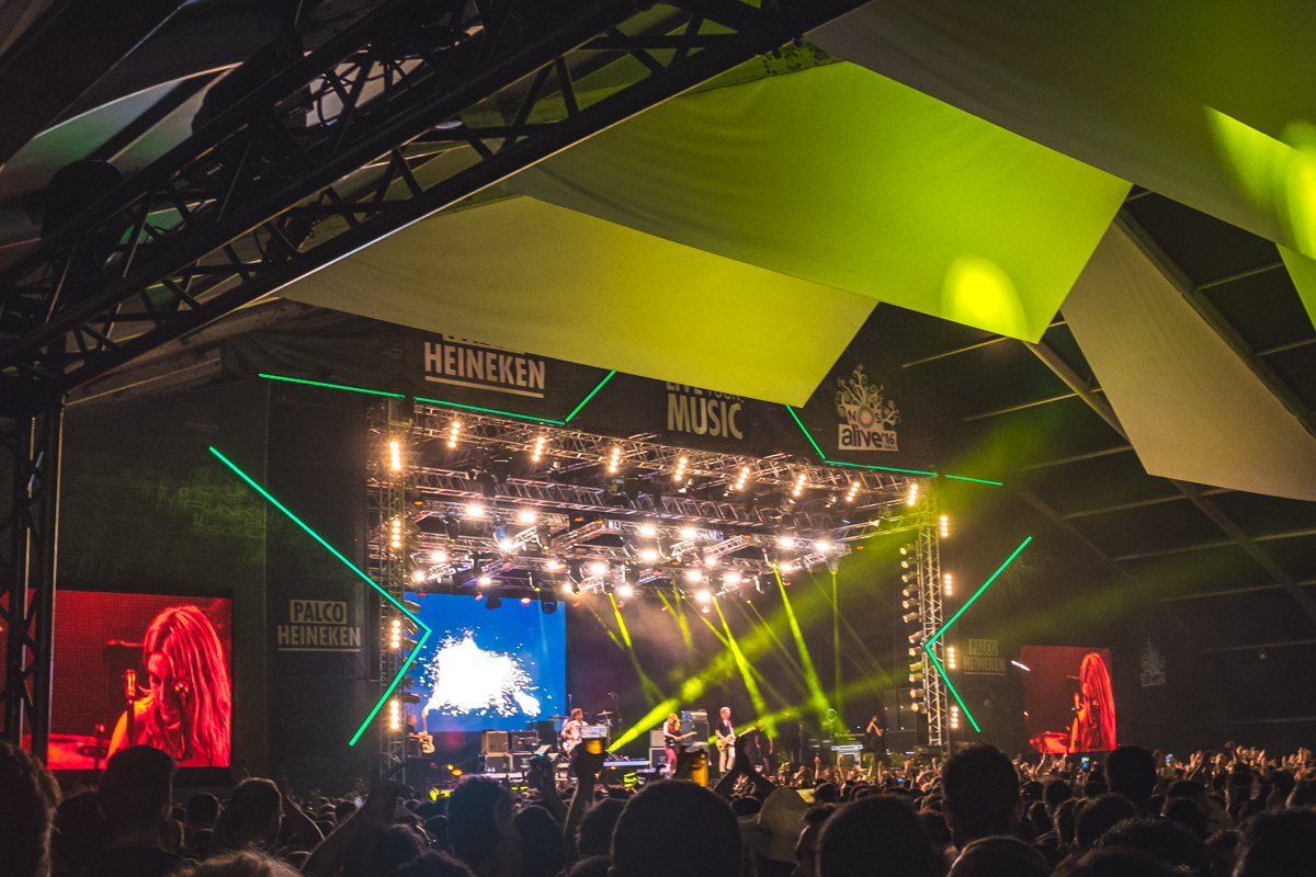Wolf Alice on the Heineken stage.