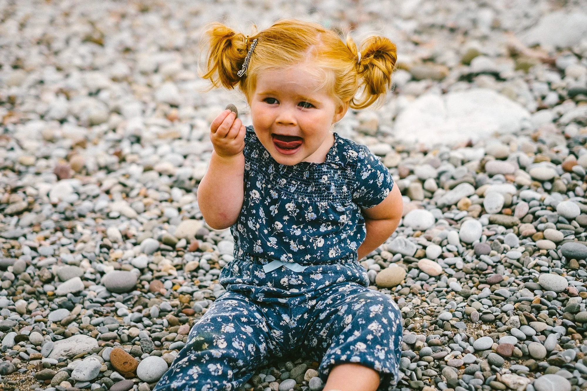 A Slice of Life with... Hattie, Katy and Craig | Rest Bay, Porthcawl | Family Photography