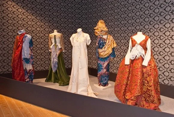 victoria-udondian-second hand museum-2011.jpg