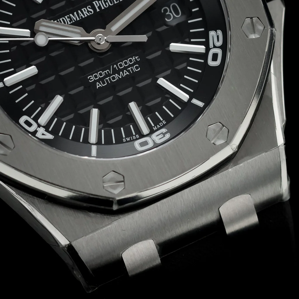 06_regal-time-audemars-piguet-royal-oak-offshore-scuba-15710ST-OO-A002CA-01-london-04.jpg