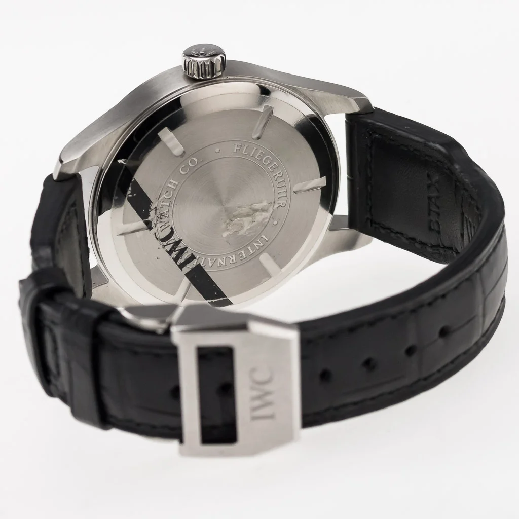 20_regal-time-iwc-pilots-watch-iw326201-london-10.jpg