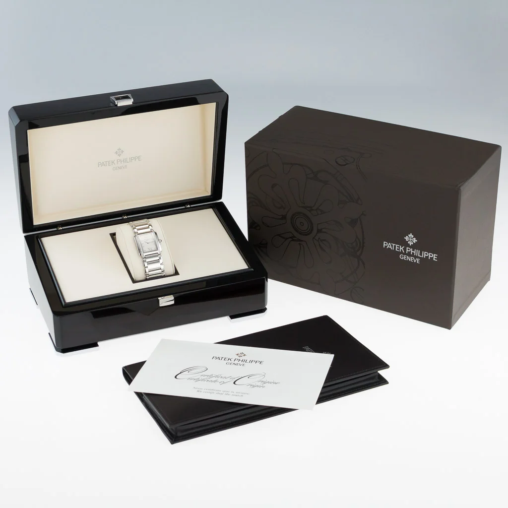 03- Regal Time Dealer London - PATEK PHILIPPE - TWENTY-4 - 4910:10A-011-11.jpg
