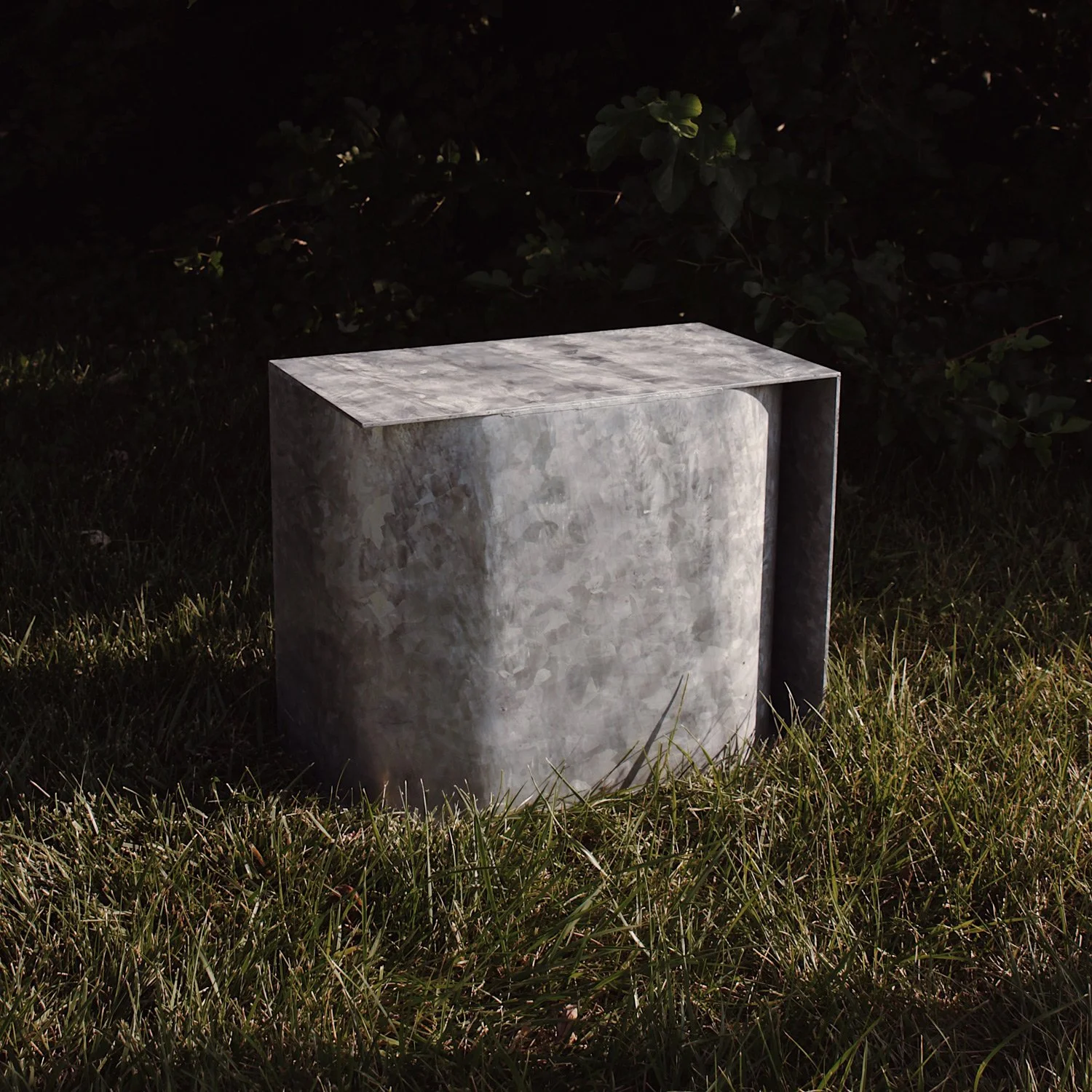 Glitch_4_Side_Table_Christopher_Stuart_newgal_3shopw.jpg
