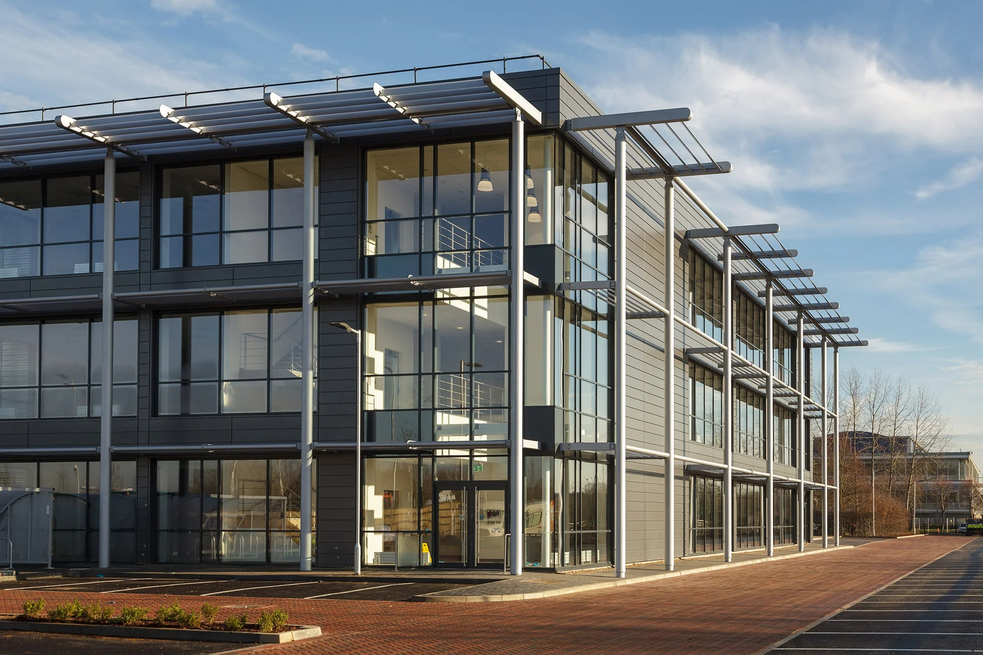 Prologis-Park-West-London_DC2_External_0018_141216 low res.jpg
