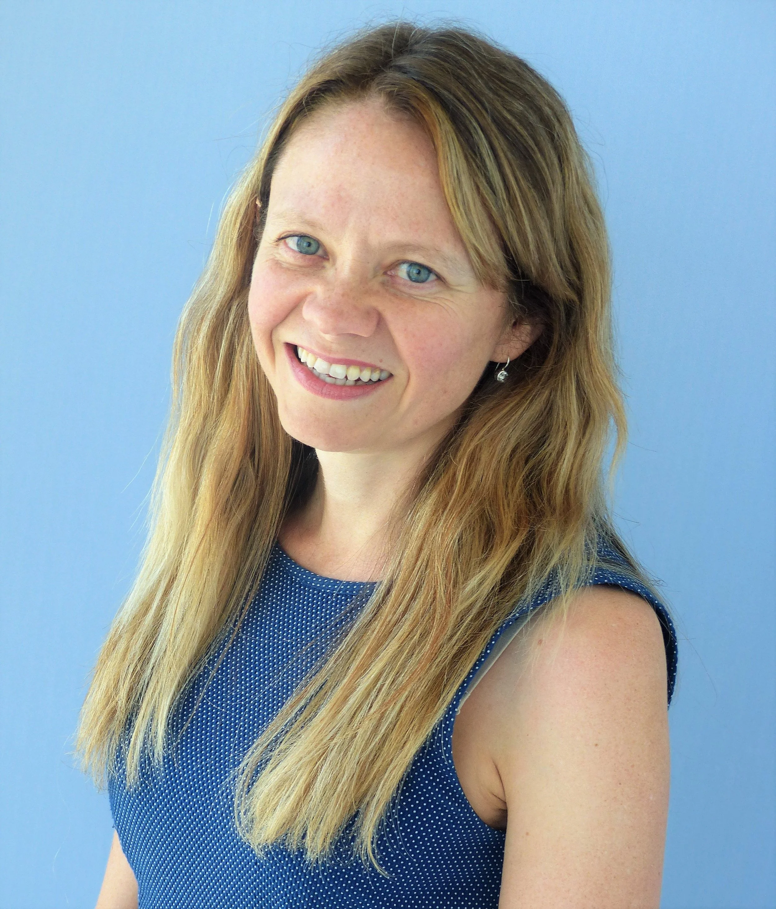 P1000826 Bio pic 2017crop.jpeg