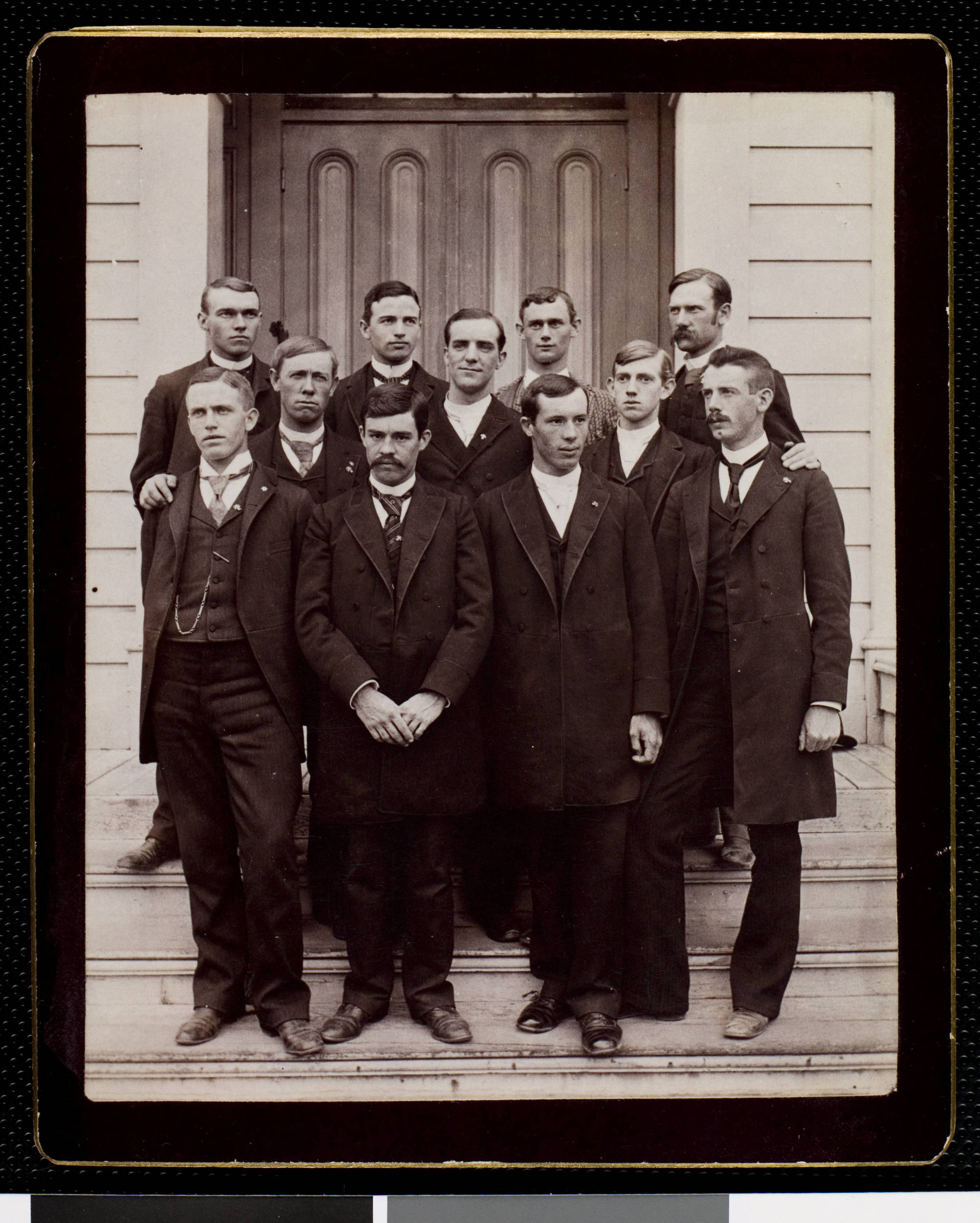usc_sigma_chi_fraternity_brothers_ca-_1890_uaic-fra-1880-1920-0011.jpg