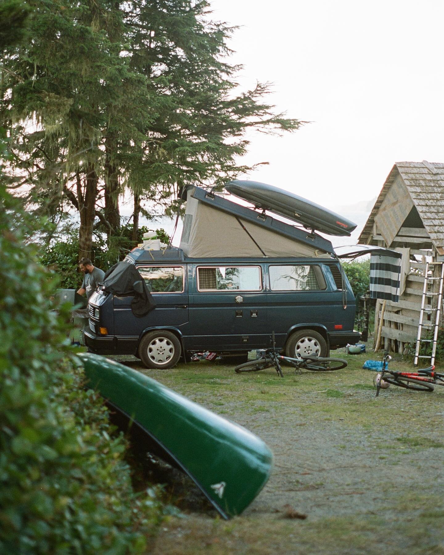 Moments from our road trip North Island, from Malcolm Island to camping at San Josef Bay 🏝 ⁣
⁣
#sanjosefbay #capescott #camping #portra400 #portra160 #shootfilm #shootfilmmag #vancouverisland #northisland #kodakfilm #pentax