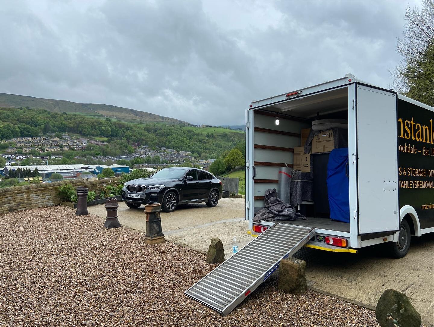 Little Van 🚐 Day!

#winstanleysremovals #removalservice #removalsandstorage #movingday #newhome #home #localbusiness #todmorden #cloudyday #cloudy