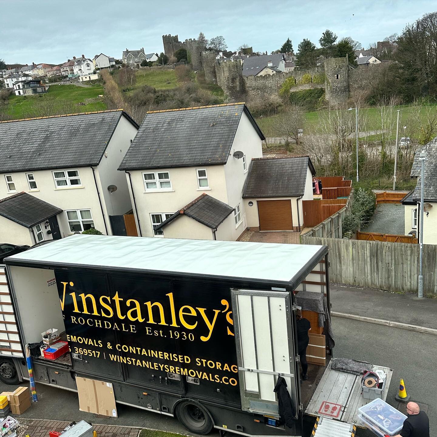 Lots of fun in the one way system of Conway castle.
🚛 🏰 

#winstanleysremovals 
#removals #removalservice #removalsandstorage #conwaycastle #conway #conwaywales #wales #castle