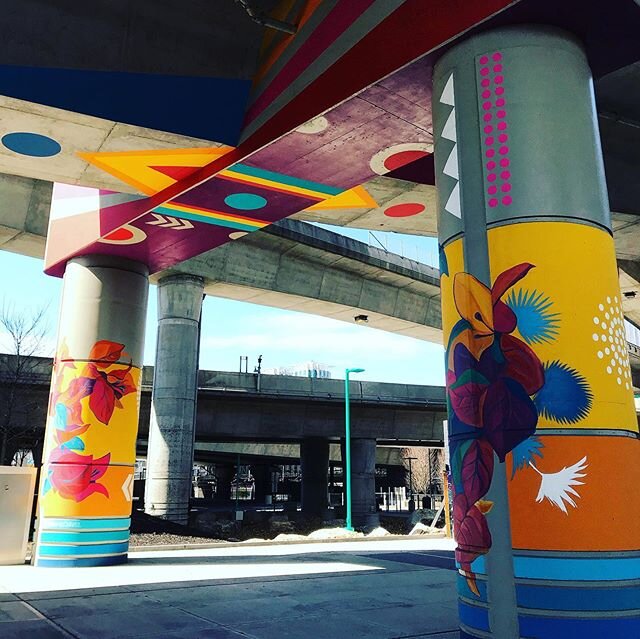 ❤️🧡💛💚💙 .
.
.
.
.
.
#boston #urban #streetart #discovery #color #city
