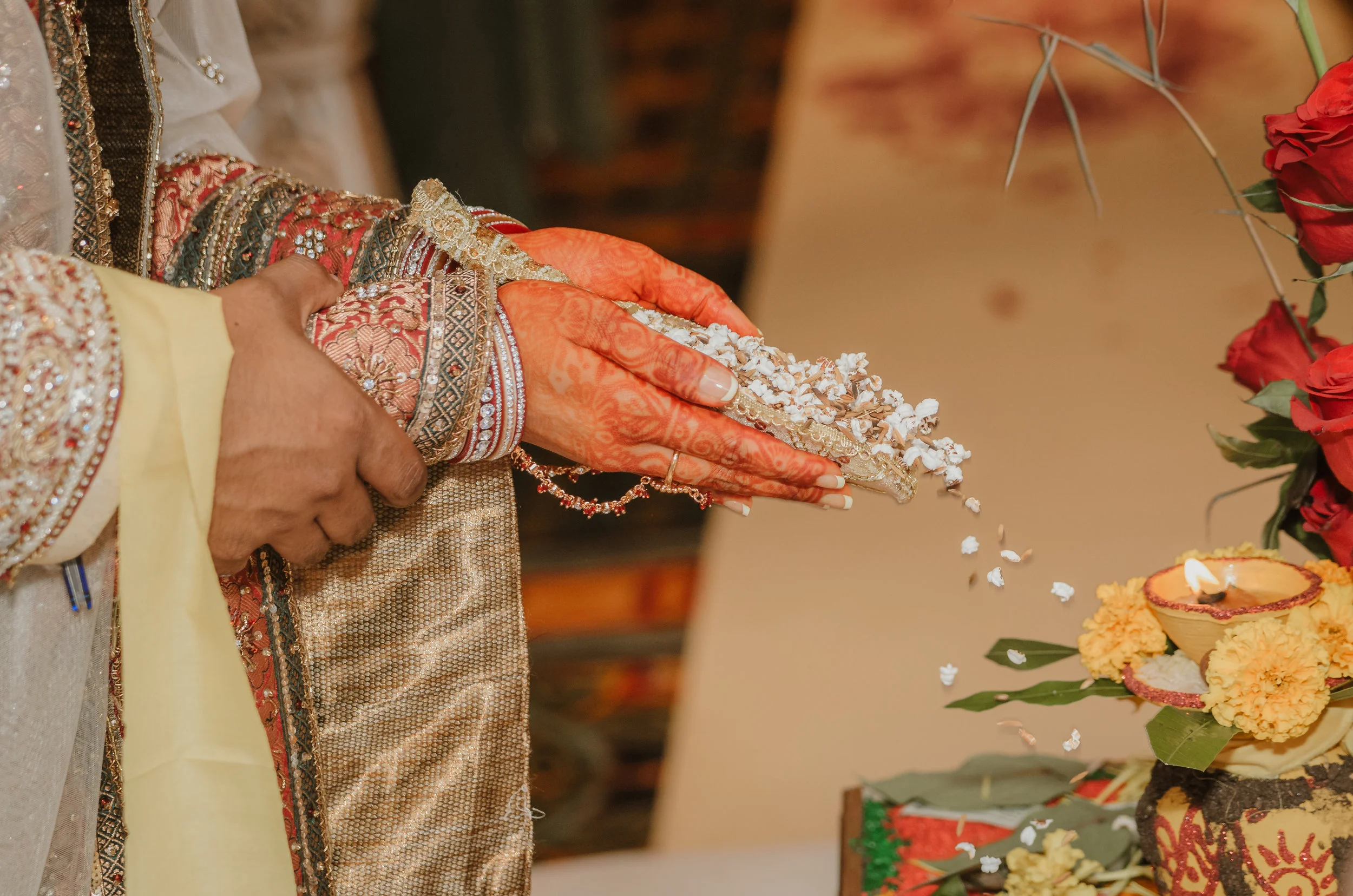  BEST MIAMI FLORIDA BROWARD Dulhan HENNA BRIDE SOUTH ASIAN HINDI HINDU PUNJABI PHOTOGRAPHER VIDEO SAREE Vatna &nbsp;Maiyan Chuda Sangeet Mehndi Jago BARAAT PHERAS Desh Videsh Sabyasachi Jhumka KUNDAN Jadau MARIGOLD FLOWERS Gajra Varmala MALA puja mil