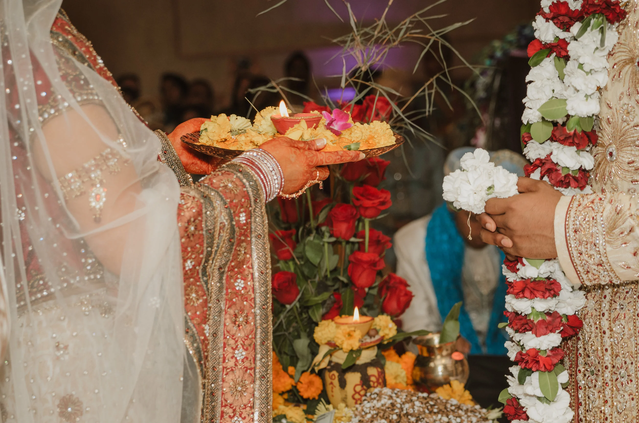  BEST MIAMI FLORIDA BROWARD Dulhan HENNA BRIDE SOUTH ASIAN HINDI HINDU PUNJABI PHOTOGRAPHER VIDEO SAREE Vatna &nbsp;Maiyan Chuda Sangeet Mehndi Jago BARAAT PHERAS Desh Videsh Sabyasachi Jhumka KUNDAN Jadau MARIGOLD FLOWERS Gajra Varmala MALA puja mil