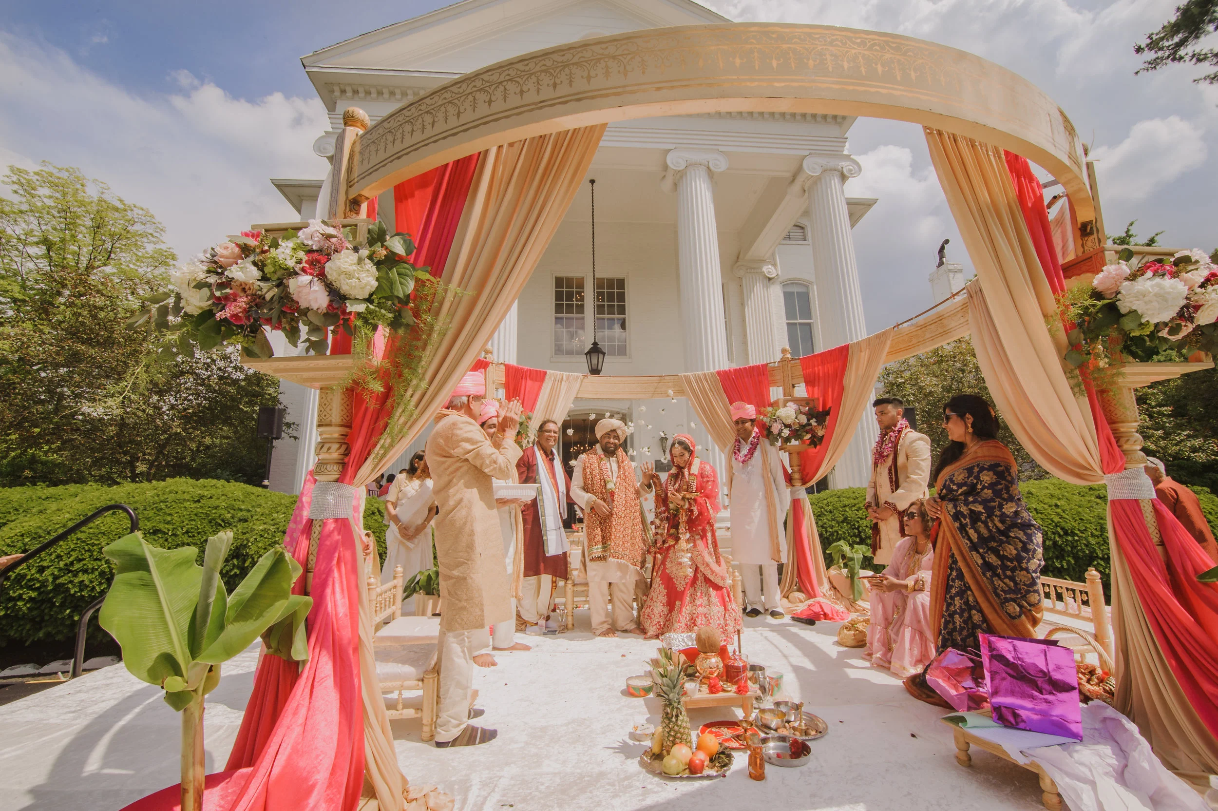  BEST MIAMI FLORIDA BROWARD Dulhan HENNA BRIDE SOUTH ASIAN HINDI HINDU PUNJABI PHOTOGRAPHER VIDEO SAREE Vatna &nbsp;Maiyan Chuda Sangeet Mehndi Jago BARAAT PHERAS Desh Videsh Sabyasachi Jhumka KUNDAN Jadau MARIGOLD FLOWERS Gajra Varmala MALA puja mil