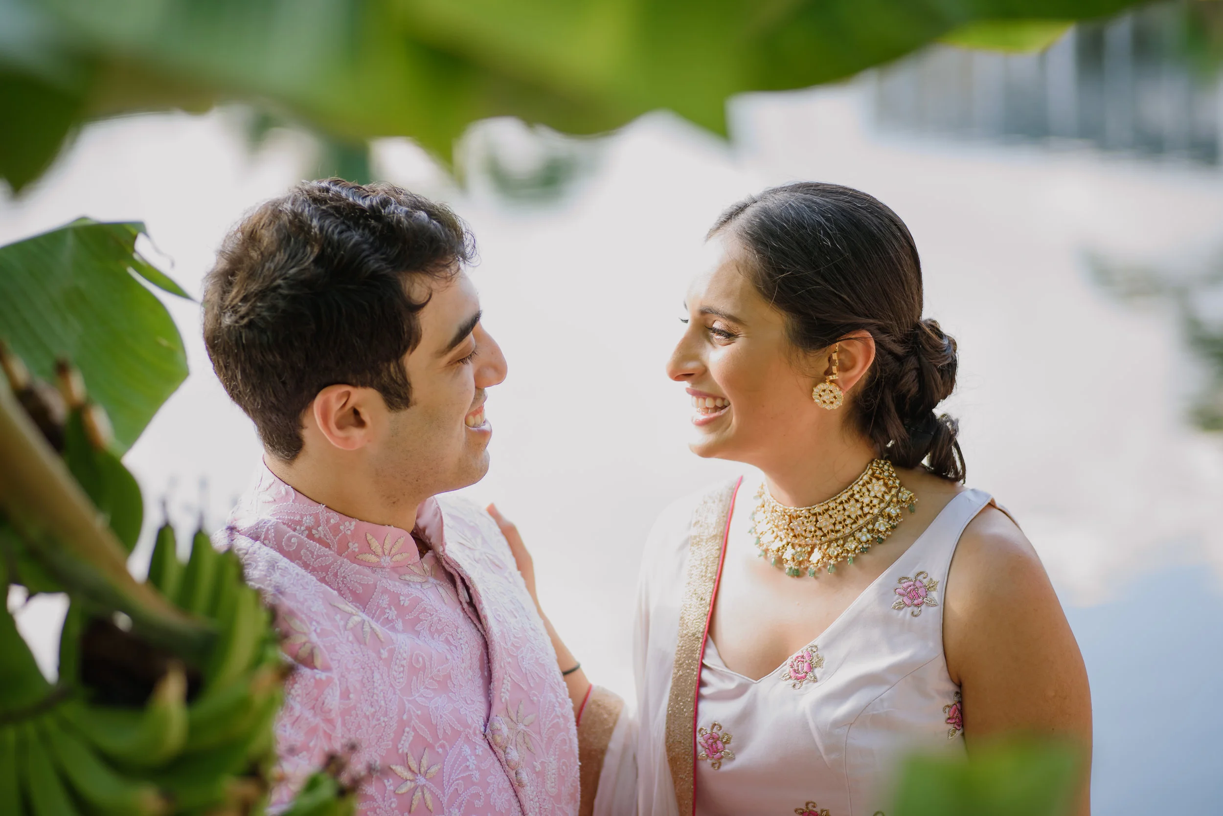  BEST MIAMI FLORIDA BROWARD Dulhan HENNA BRIDE SOUTH ASIAN HINDI HINDU PUNJABI PHOTOGRAPHER VIDEO SAREE Vatna &nbsp;Maiyan Chuda Sangeet Mehndi Jago BARAAT PHERAS Desh Videsh Sabyasachi Jhumka KUNDAN Jadau MARIGOLD FLOWERS Gajra Varmala MALA puja mil