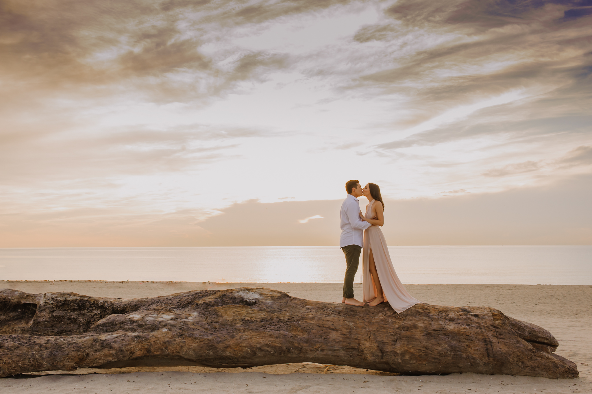 miami-beach-sunrise-engagement-vanessa-and-johnny-photography-video-1-14.jpg