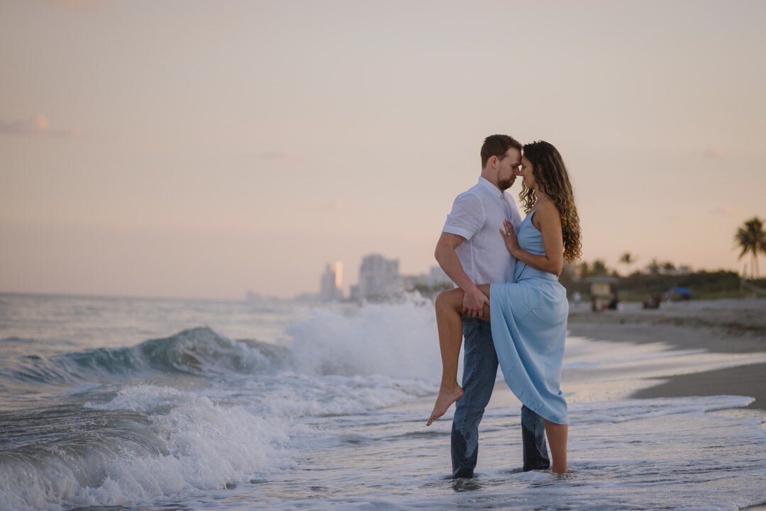 Tropical engagement session perfection.