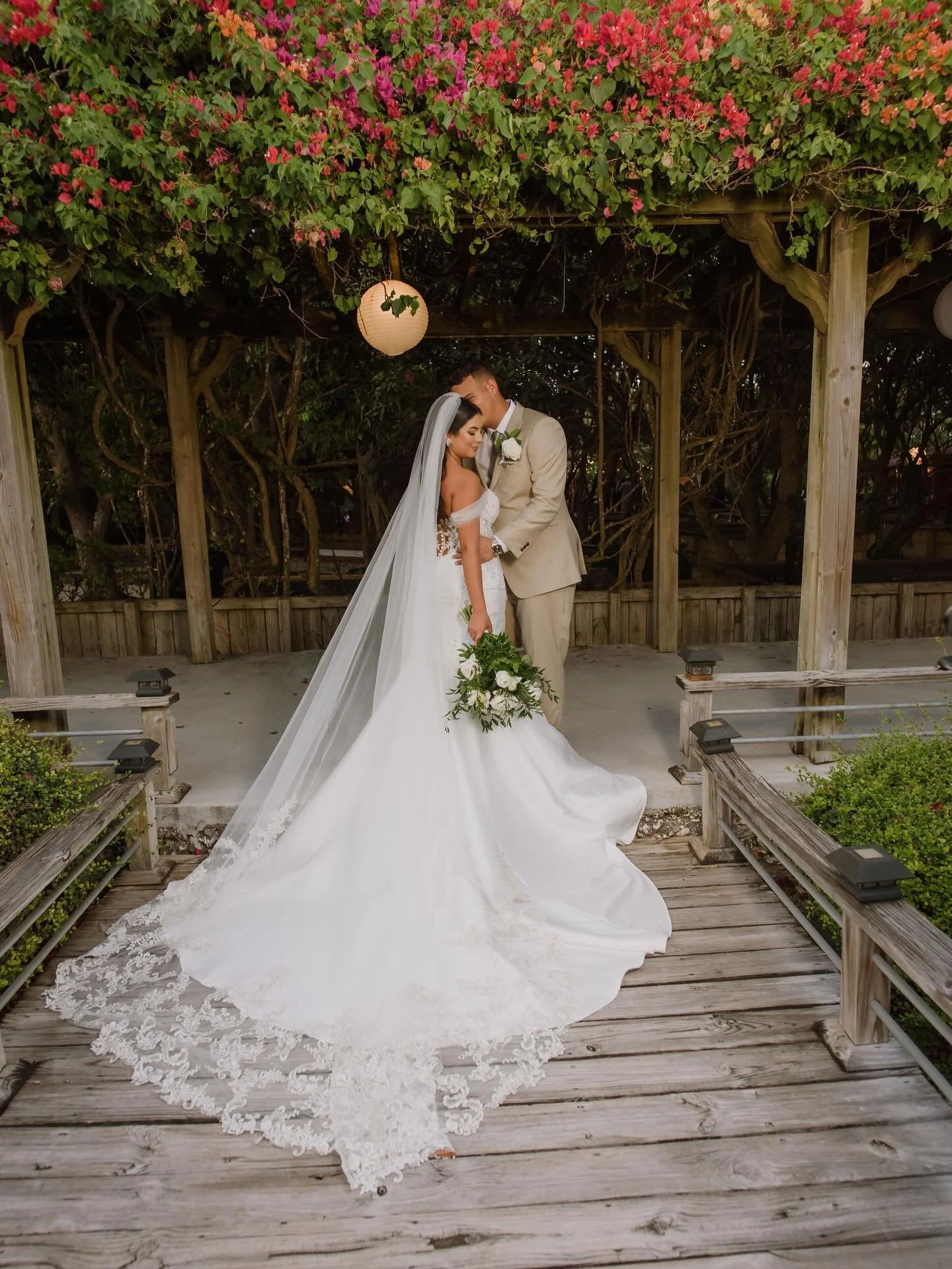 Happy anniversary Kiana + Fabian ✨

Golden hour portraits in the Redlands, Florida never disappoint. The light was absolute perfection under the bougainvillea. 

#homesteadflphotographer
#southfloridaweddingphotographer
#miamiweddingphotographer
#flo