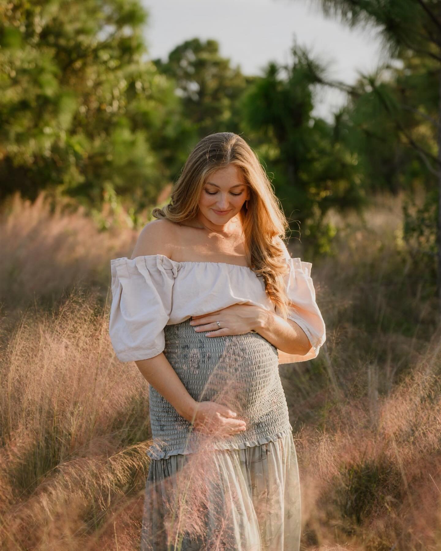 The Adkins family is growing! Such a gift to be able to see families grow every year. Thank you for choosing us to documents another milestone. ✨💕

#maternityphotoshoot #maternityfashion #maternity #miamiphotographer 

Golden hour maternity, materni