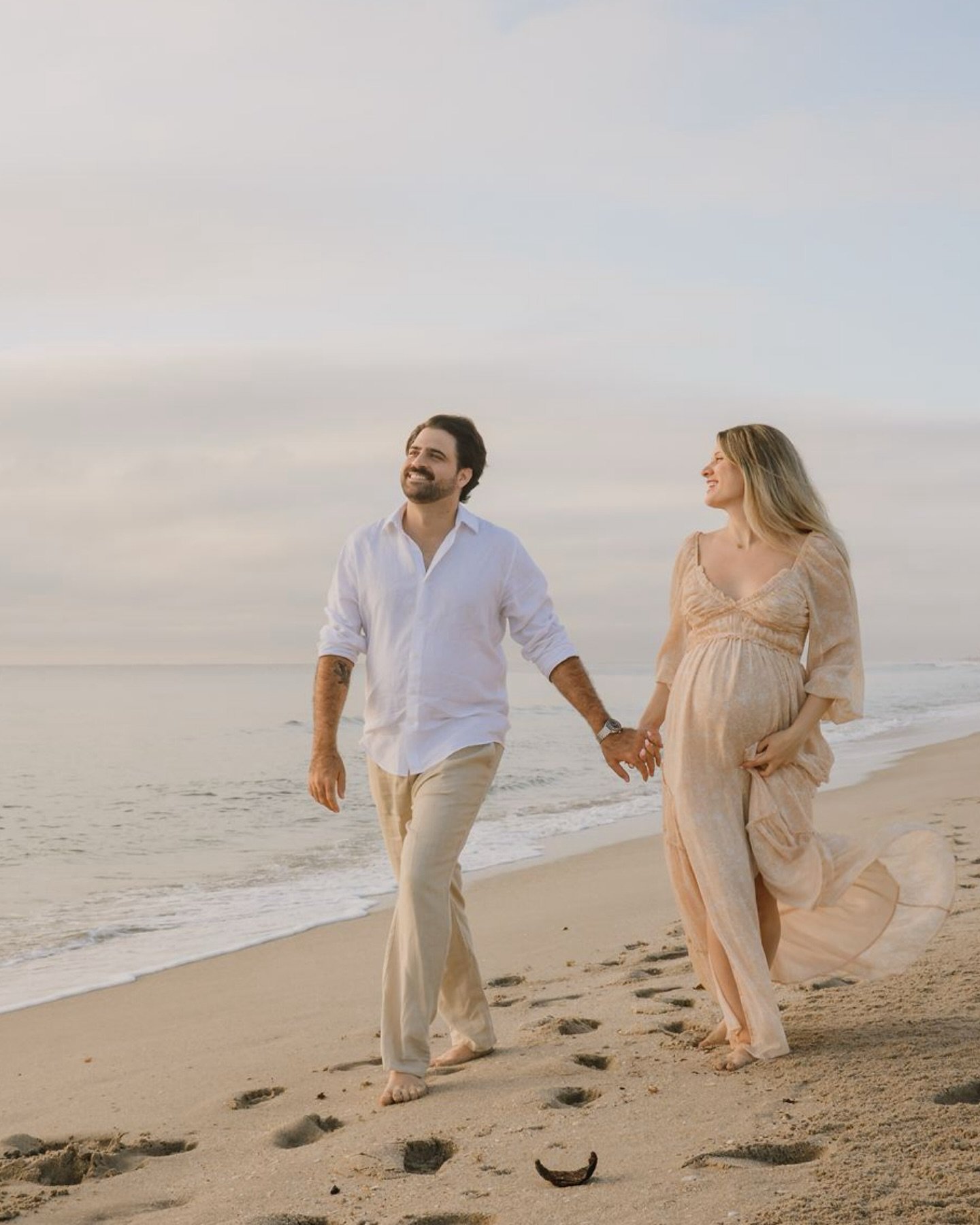 A moody sunrise that turned into the most magical golden glow right on time. @lisapupil 

(golden hour, maternity session, beach, maternity pictures, sunrise)