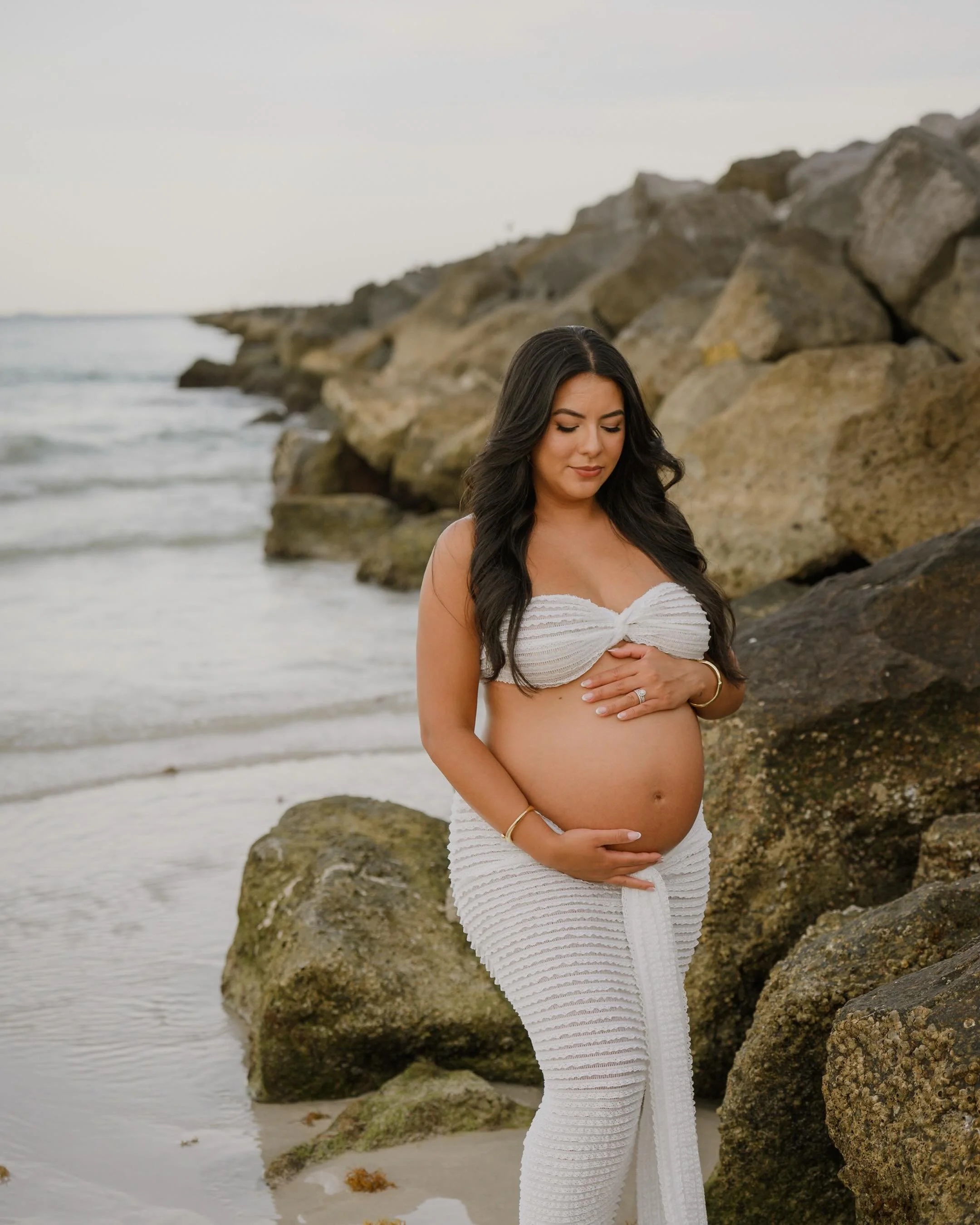 Happy Mothers Day to all the moms, abuelas, t&iacute;as and mother figures💐

#mothersday #mom #photographer #miamiphotographer