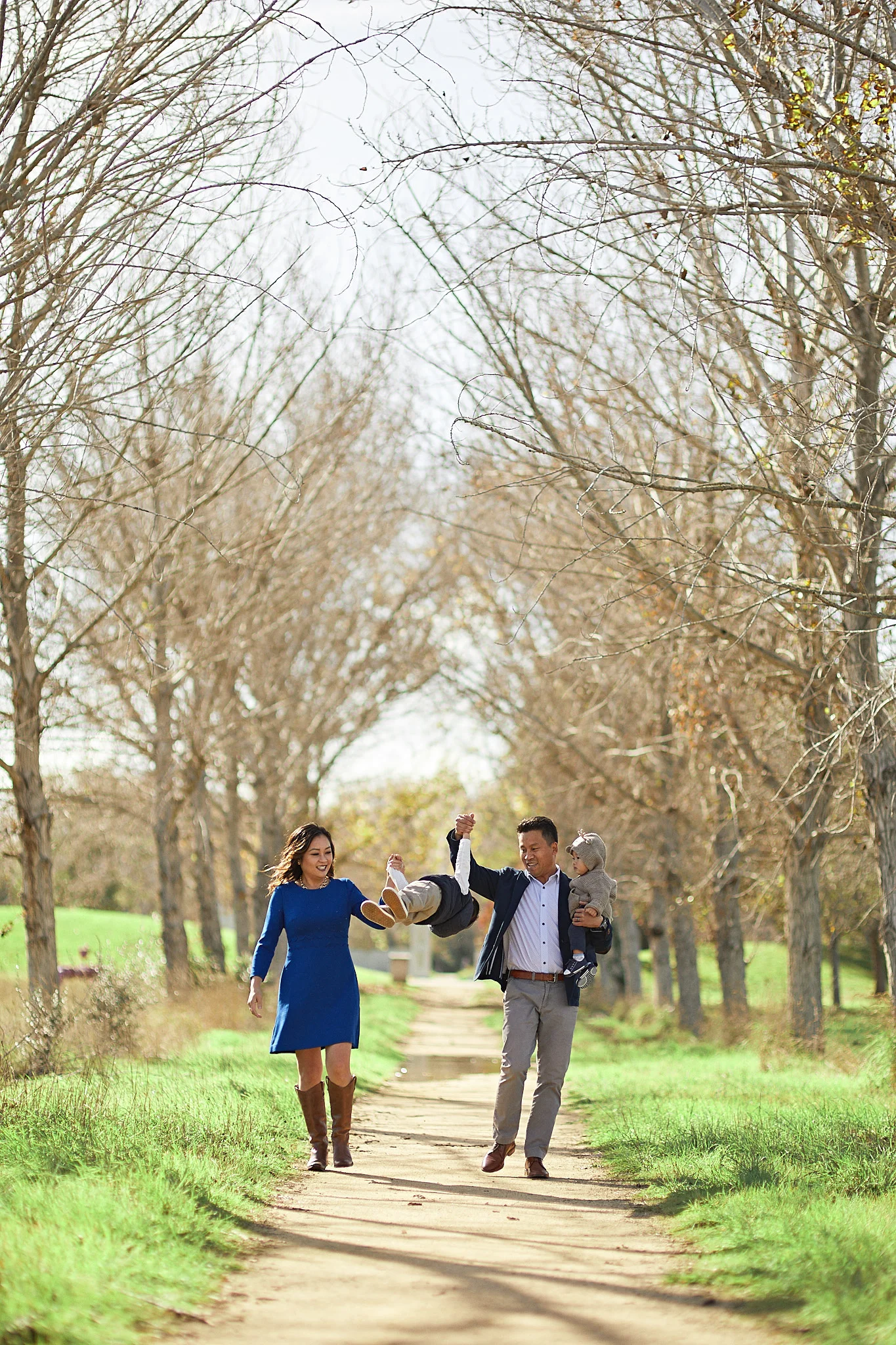 11-27-2016_0251_thach_family.jpg