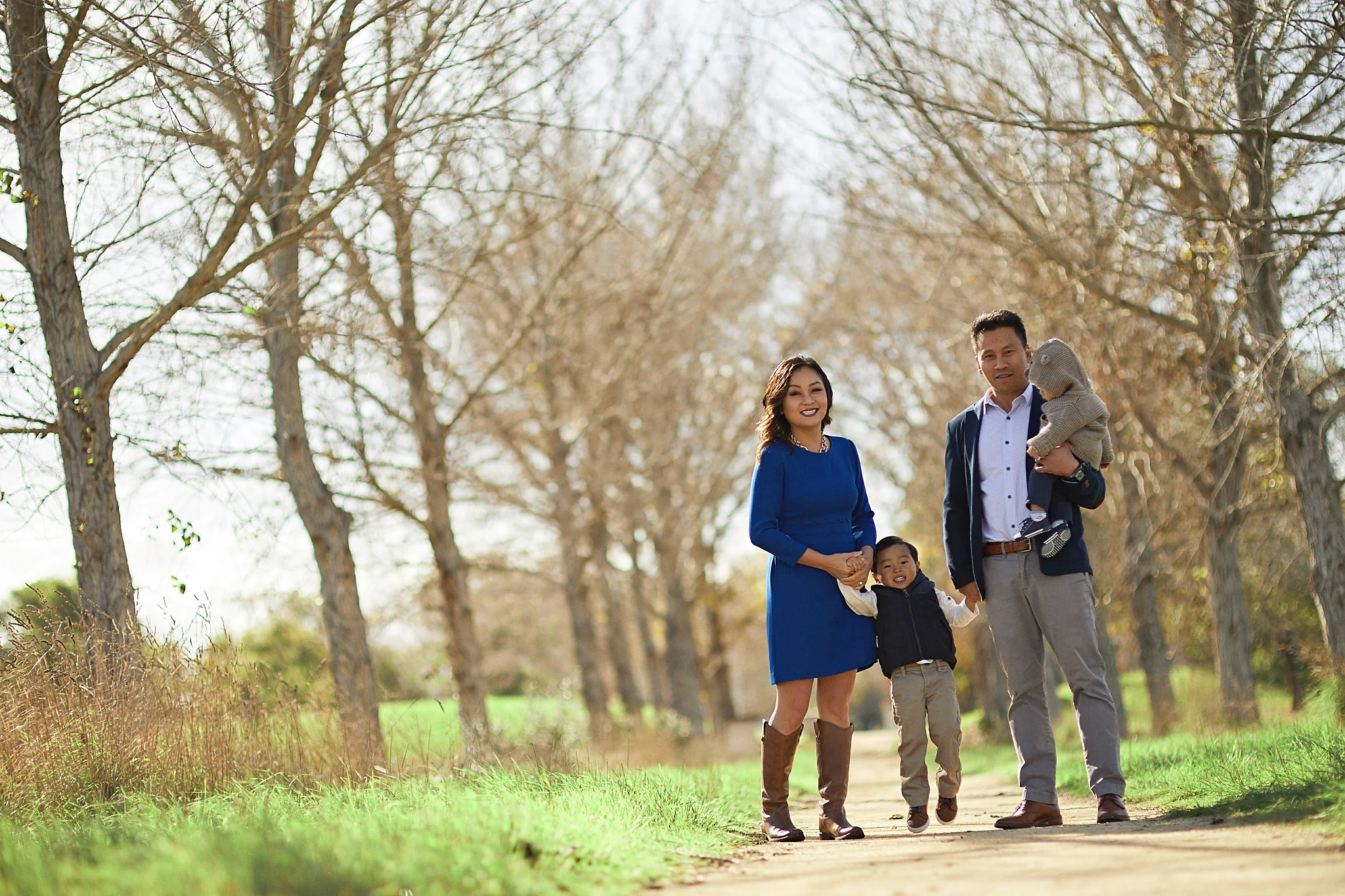 11-27-2016_0270_thach_family.jpg