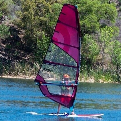 After @visitnogalesaz liked one of my Patagonia Lake pics, I went to their page, saw this photo and thought, &ldquo;Windsurfer! I need to figure out who that is.&rdquo; And it&rsquo;s a @neilpryde_wind sail!! And a guy who wears an orange @sheltahats