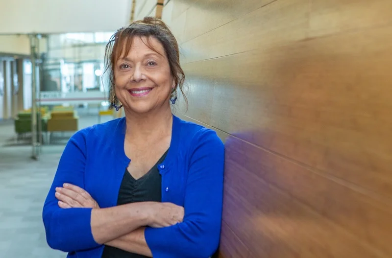 Mom+indoor+headshot+crop+edit.jpg