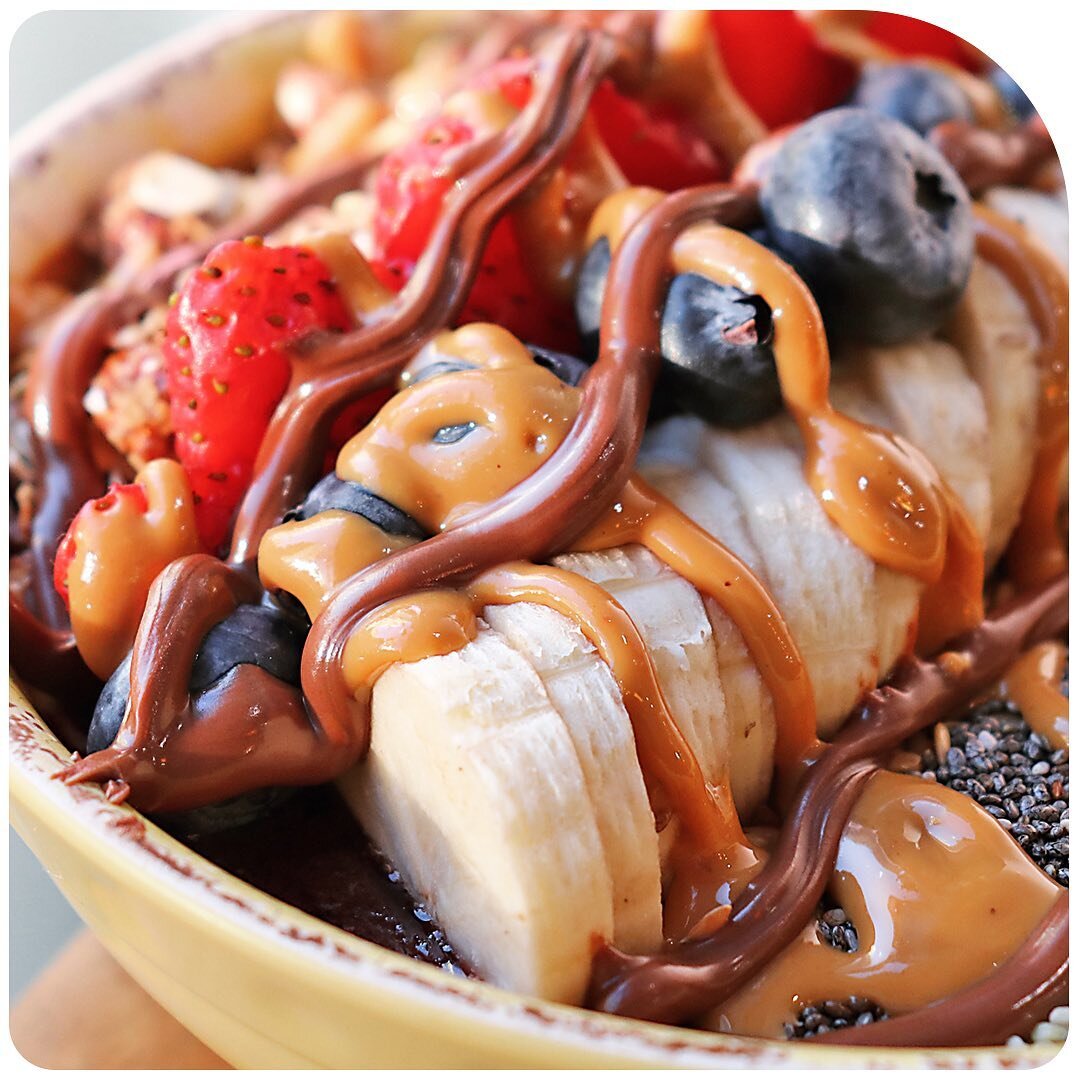 What a delicious combination! Organic peanut butter, nutella, and our special blend of A&ccedil;ai&hellip; Ask for the Double Dare Devil A&ccedil;ai Bowl at Fresh from hell and you will know&hellip;

#doubledare #daredevil #hellskitchen #hk #acaibowl