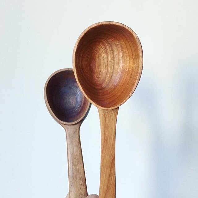 Second scoop. The first one, in the back was from walnut. I think this second one is red maple. .
#spooncarving #coffeeculture #coffeescoop #woodworking