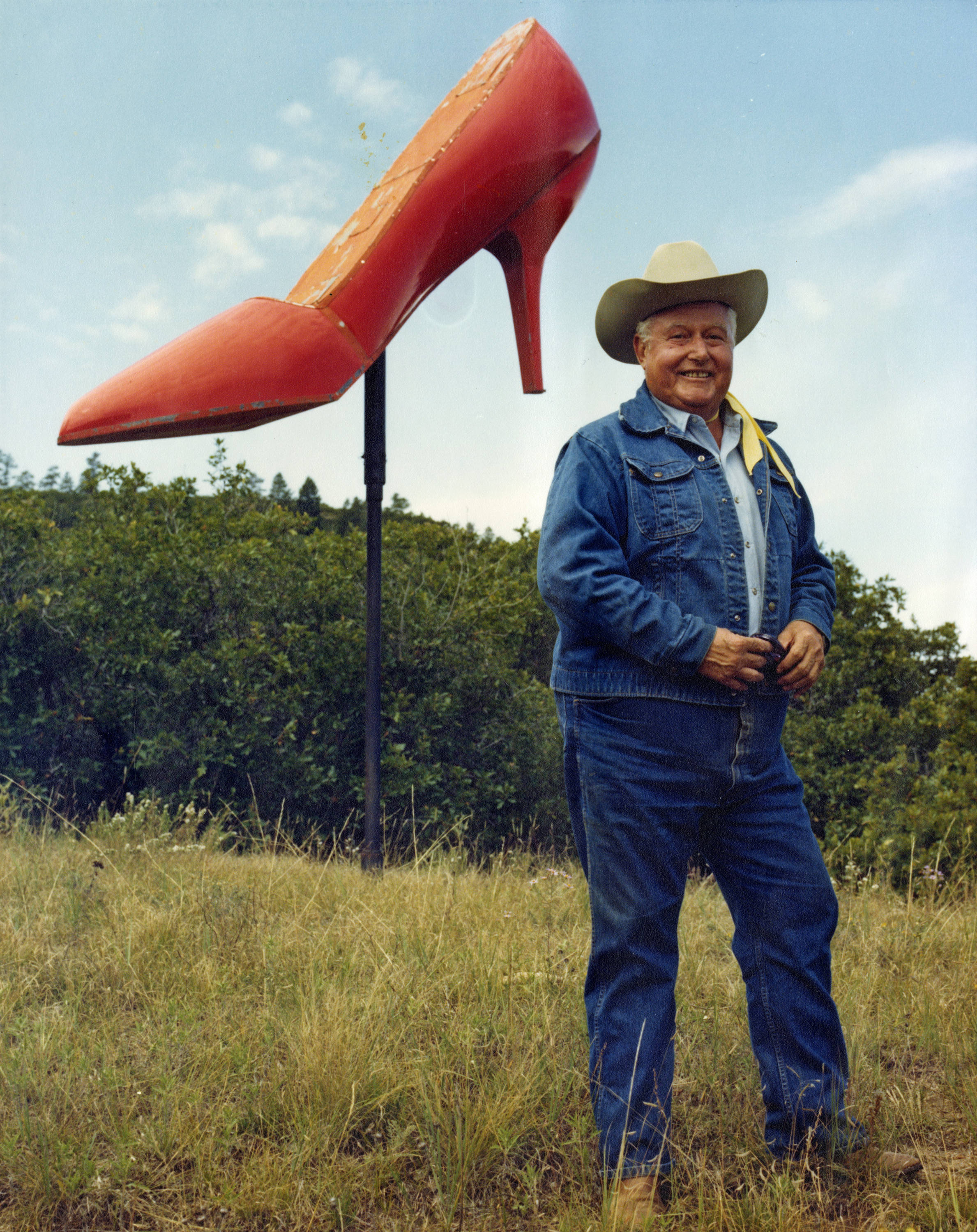 Ed_Young_and_the_Red_Slipper_Bell_Mountain_Ranch.jpg
