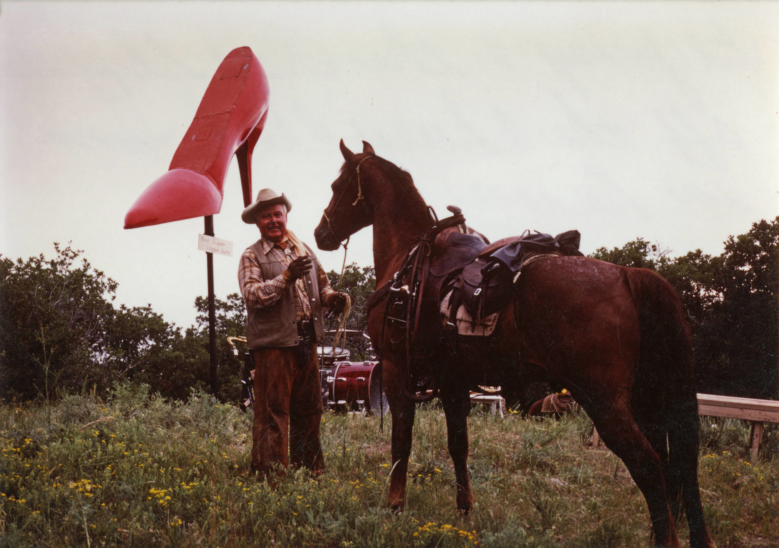 Ed_Young_and_the_Red_Slipper_with_St_Peter_Bell_Mountain_Ranch.jpg