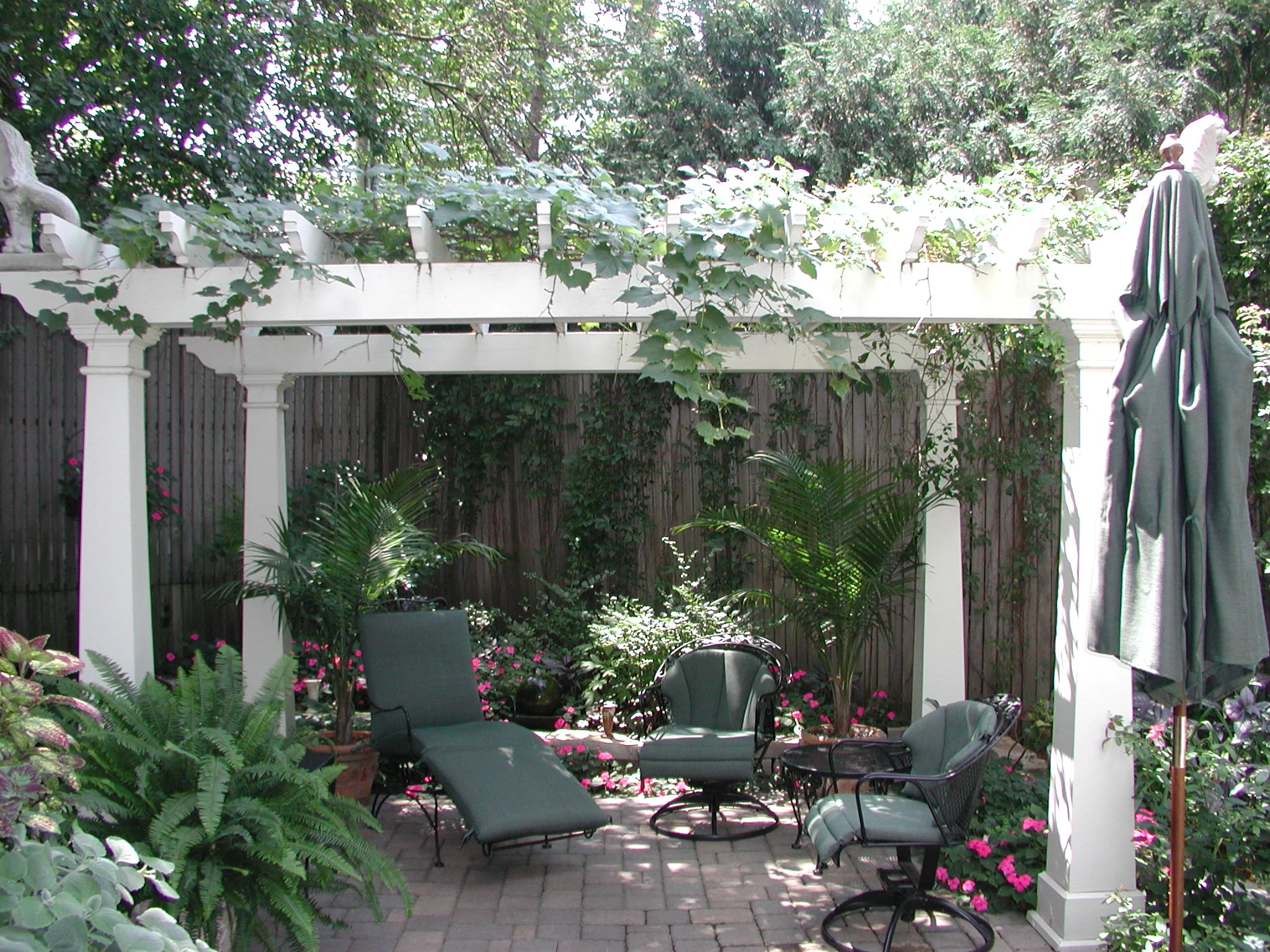 Outdoor Excapes - Creating Luxury Outdoor Living