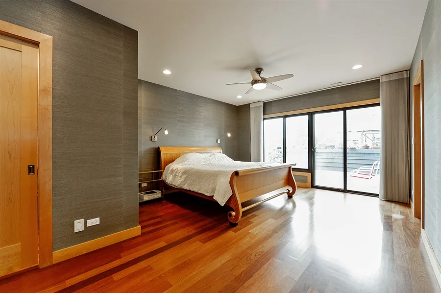 1843 W Grand -- Master Bed