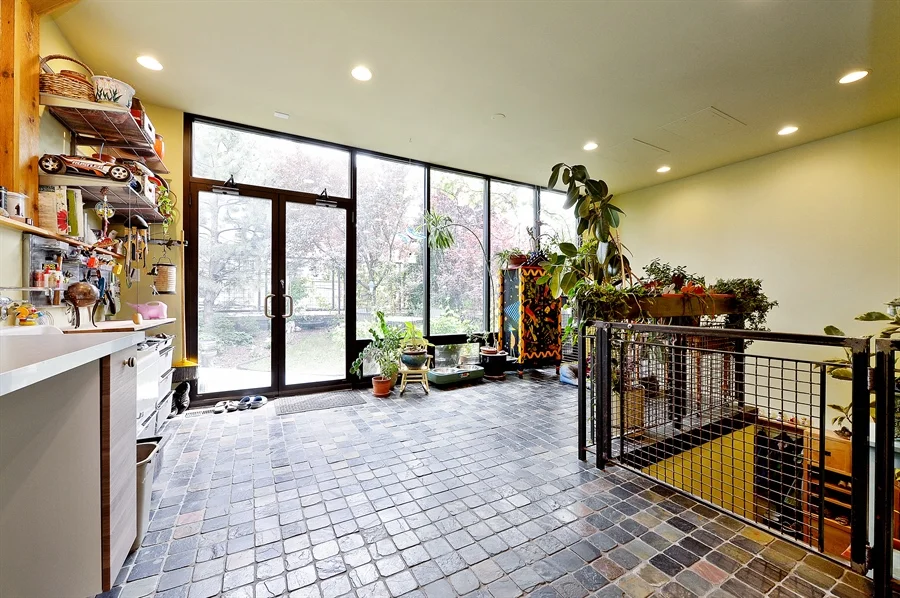 1843 W Grand -- Sun Room