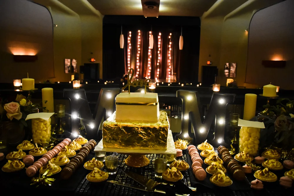 modern_wedding_florals.jpg