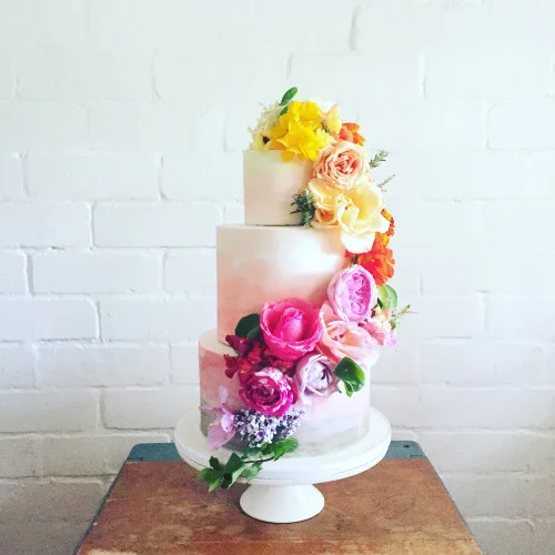 Edible blooms cake
