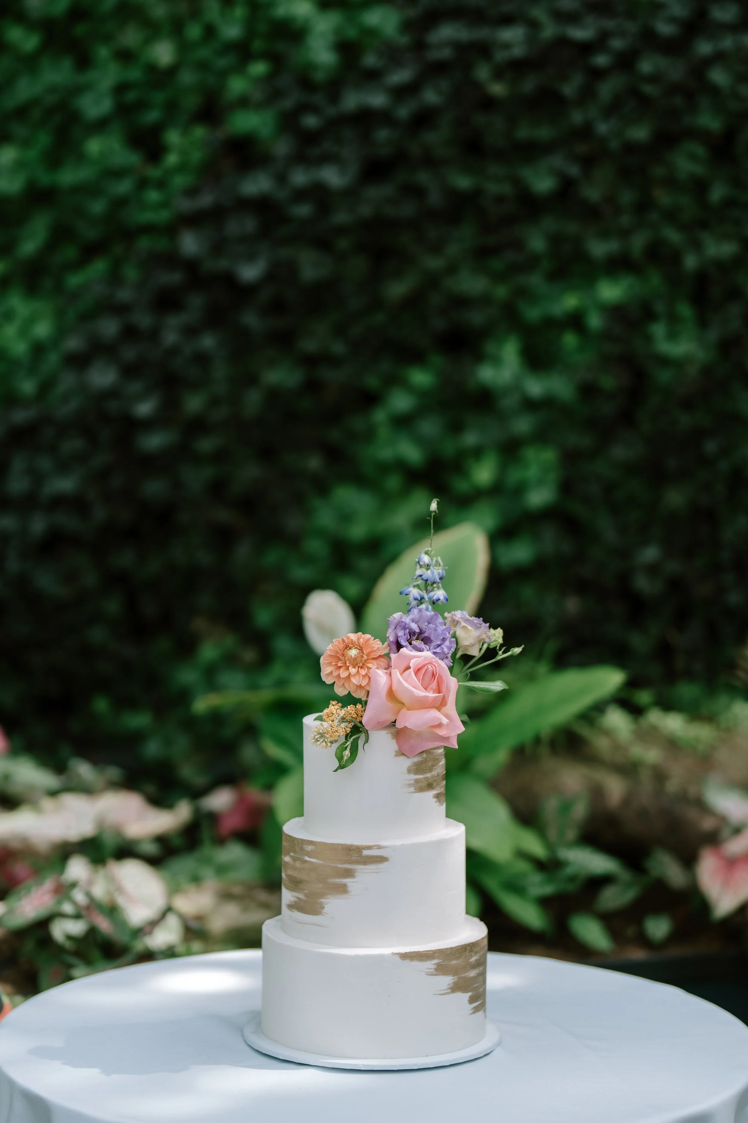 Bronwyn & Anshul's vegan wedding cake
